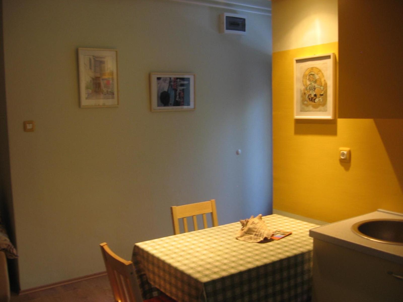 Apartment in villa, private pool, big garden, close to sea and Old Zadar town