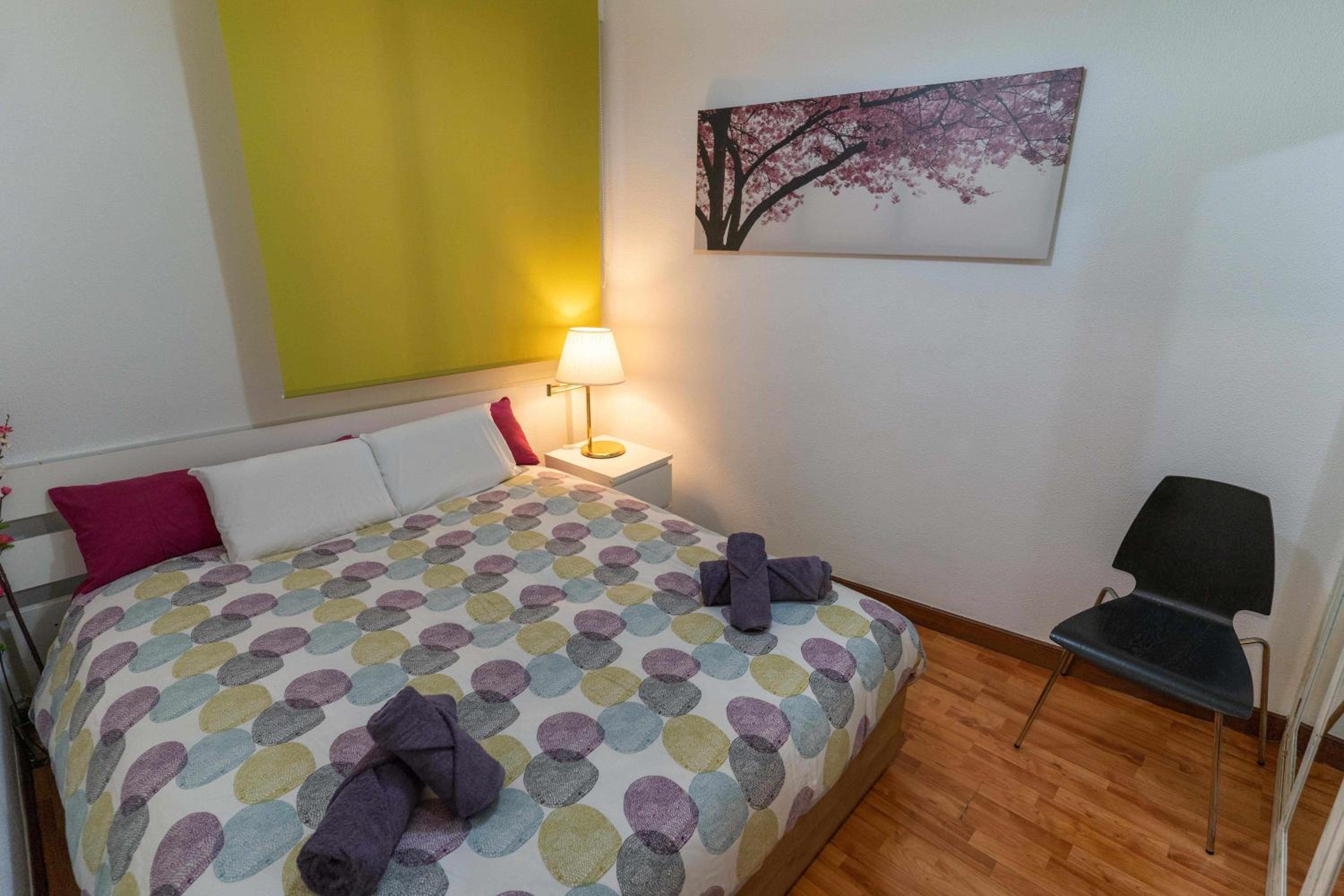 Deusto. Piso + wifi internet T. V. y garaje