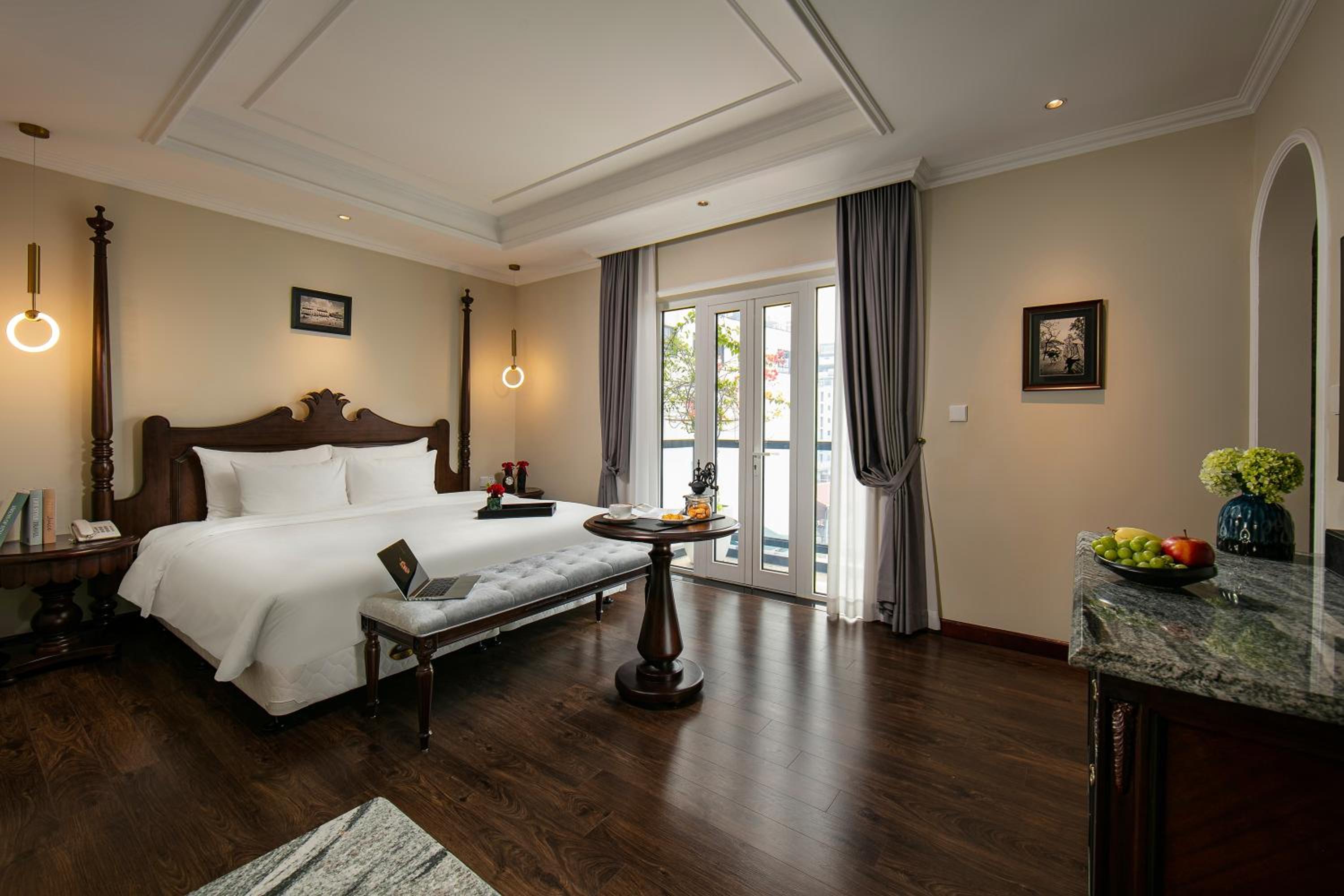 La Mejor Hotel & Sky Bar — Hanoi