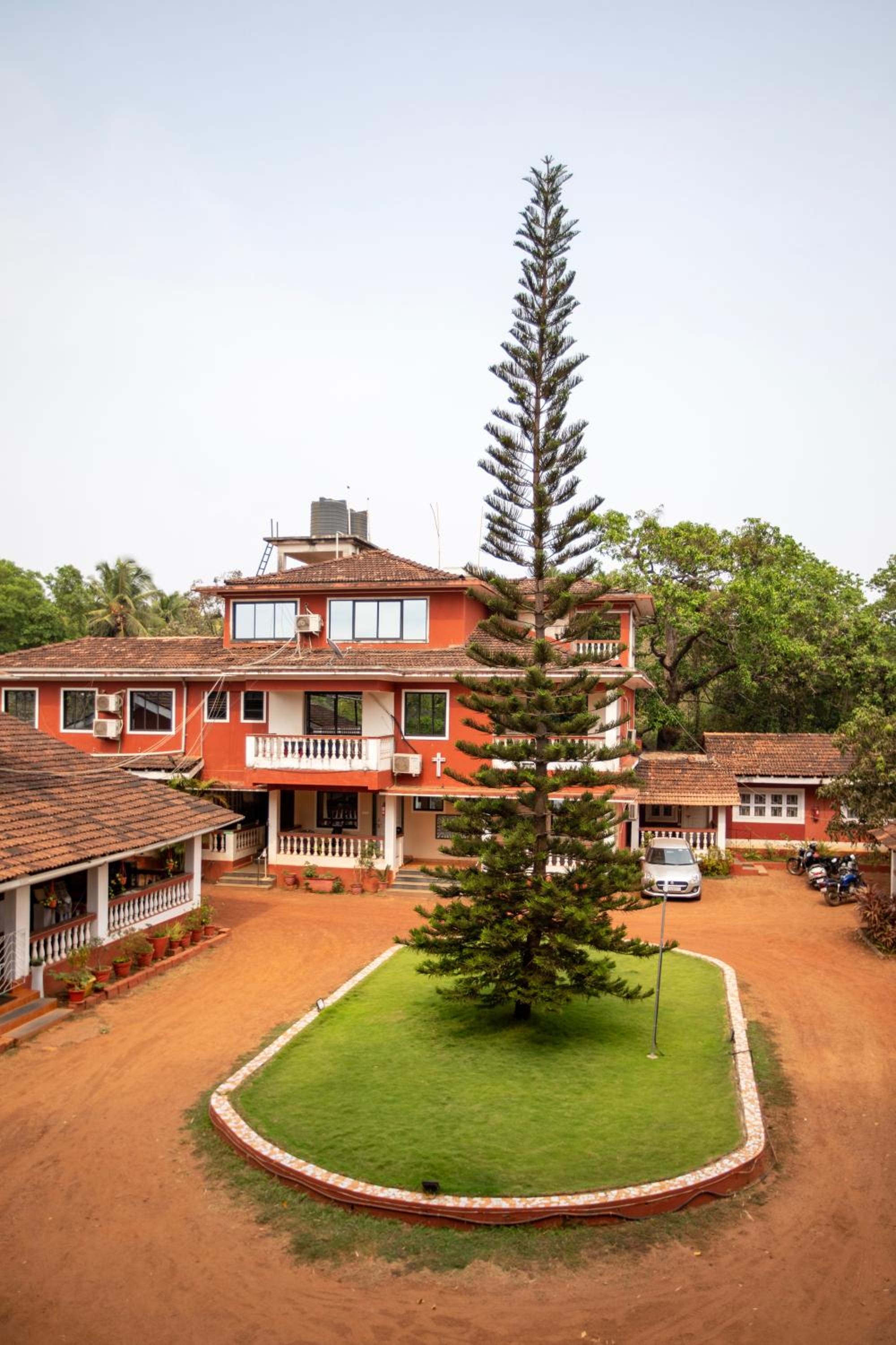 NomadGao Vila Nova - Social Hotel with Coworking, Fast WiFi, and Goan Charm view 2