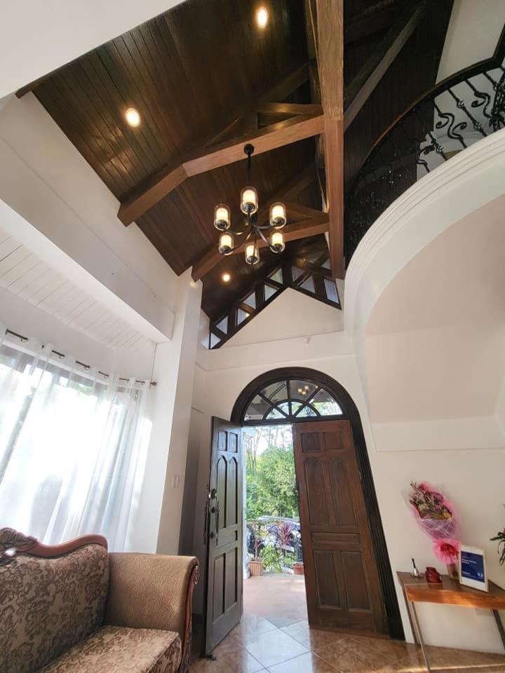 El Castillo Bed and Breakfast view 5