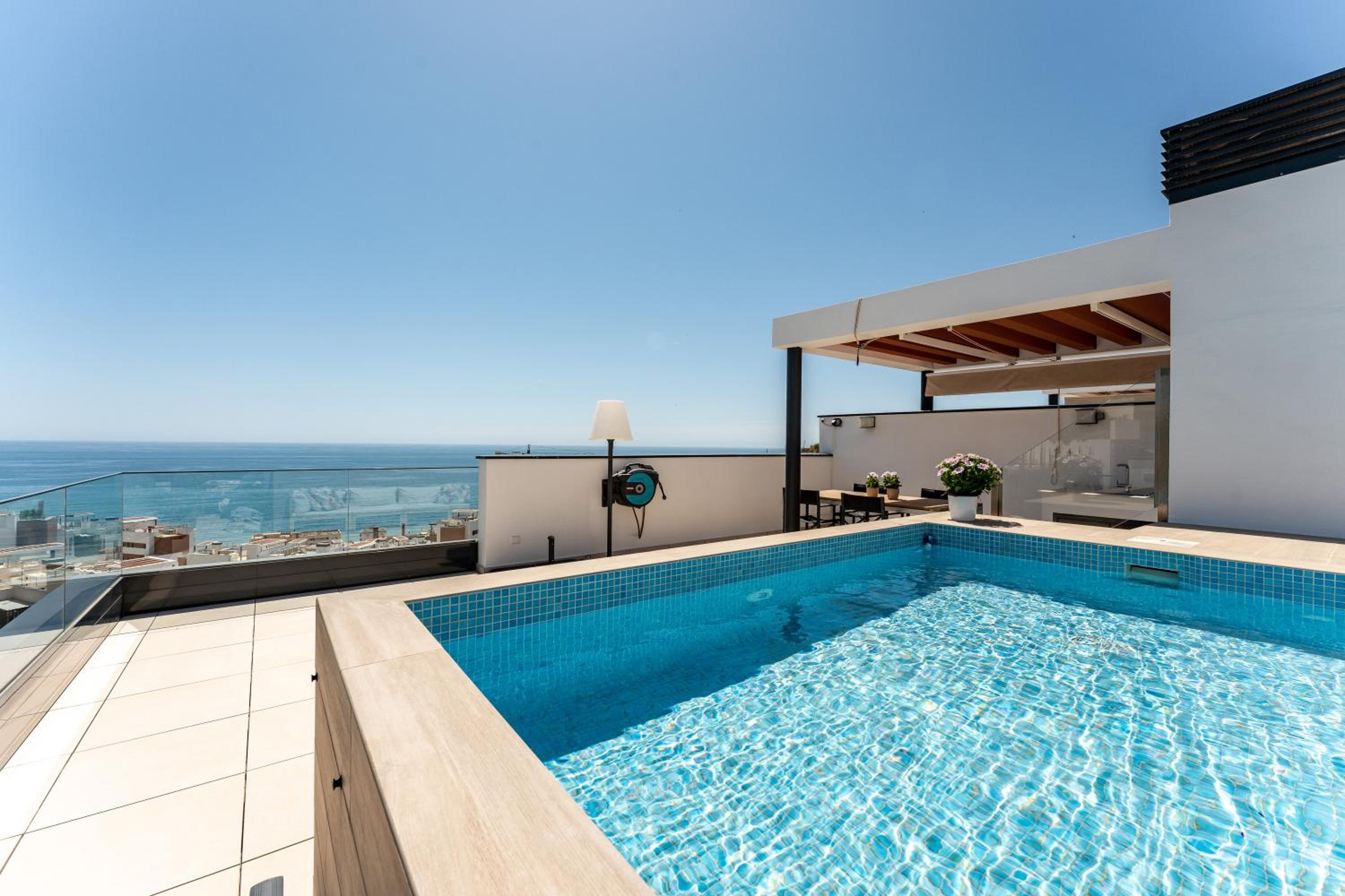 Penthouse Middel Views photo 1