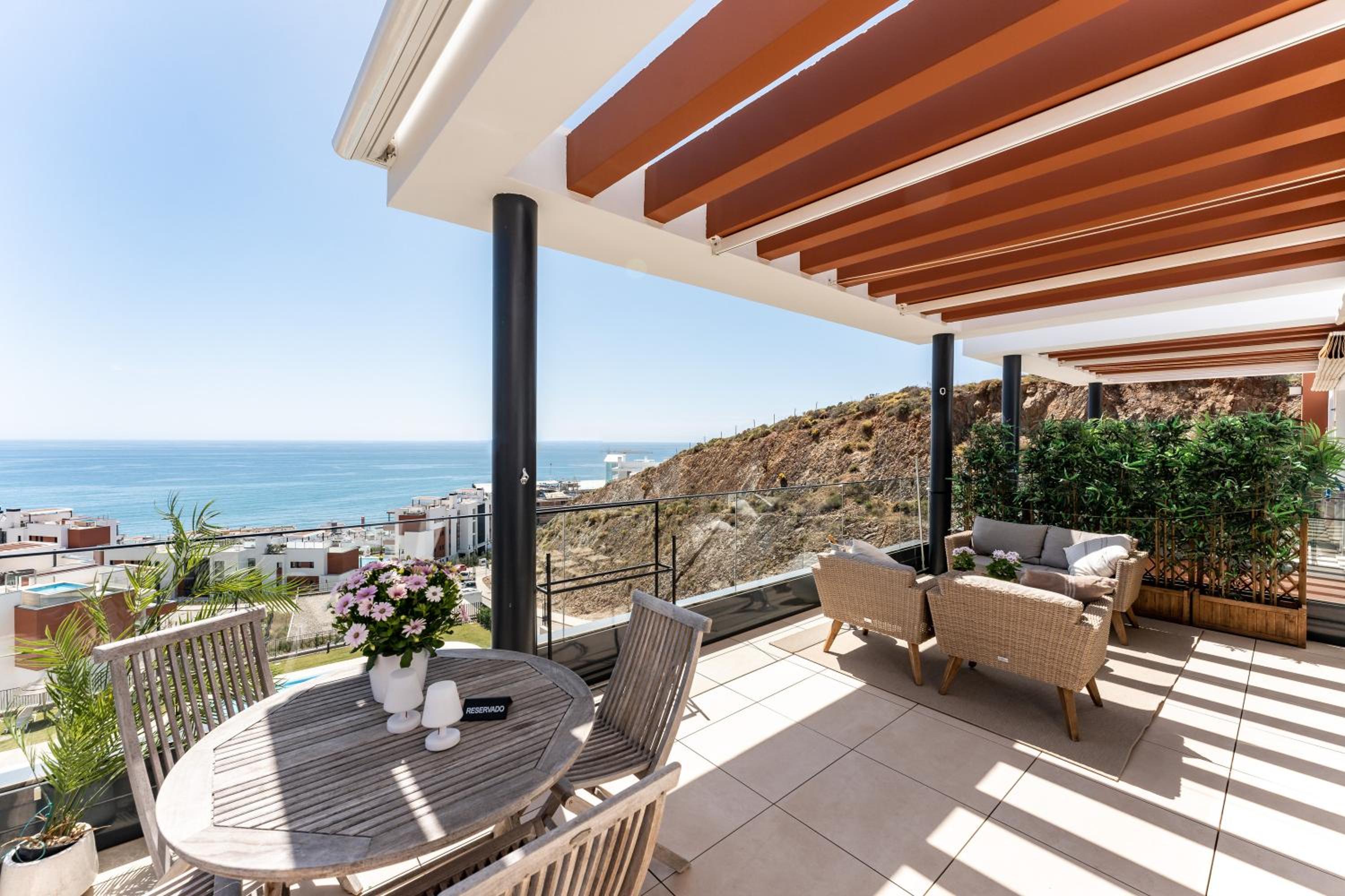 Penthouse Middel Views photo 2