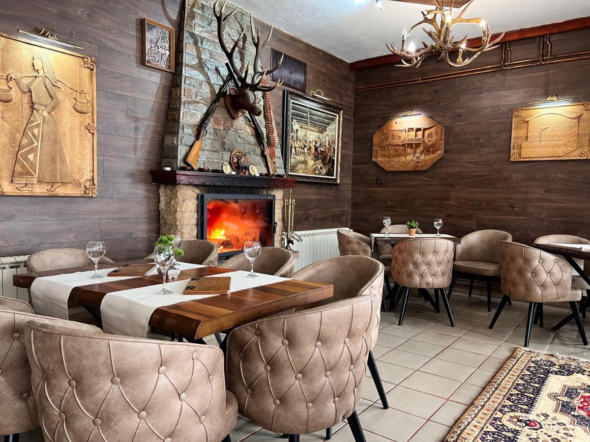 restaurant