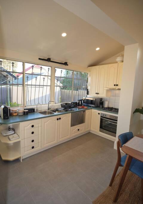 Beautiful Cottage in cosmopolitan Norwood