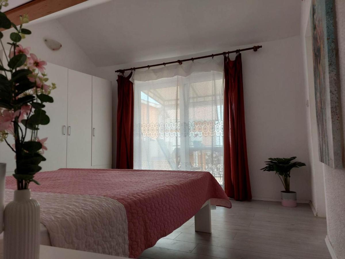 Apartmani Mare view 5