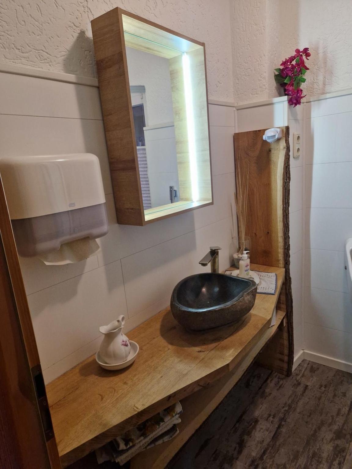 Großes Ferienhaus Nordhastedt 2- 6 Personen 16 km zur Nordsee 24 km Büsum 45km St Peter Ording