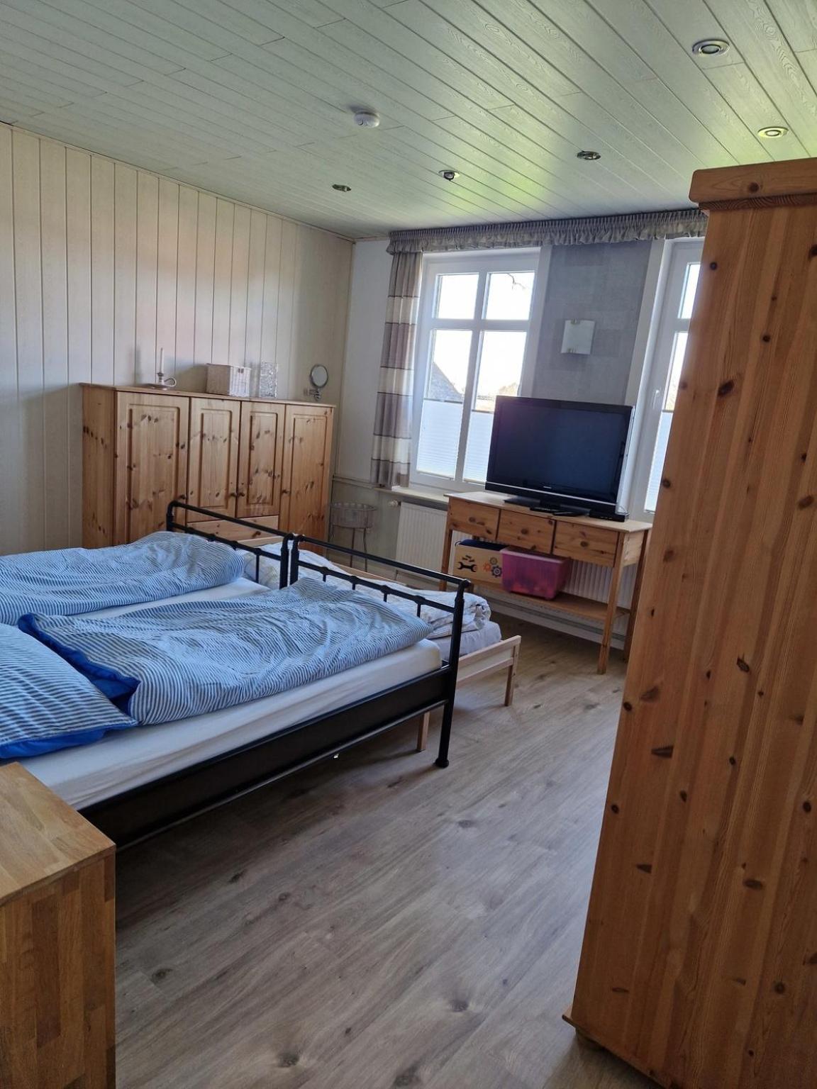 Großes Ferienhaus Nordhastedt 2- 6 Personen 16 km zur Nordsee 24 km Büsum 45km St Peter Ording
