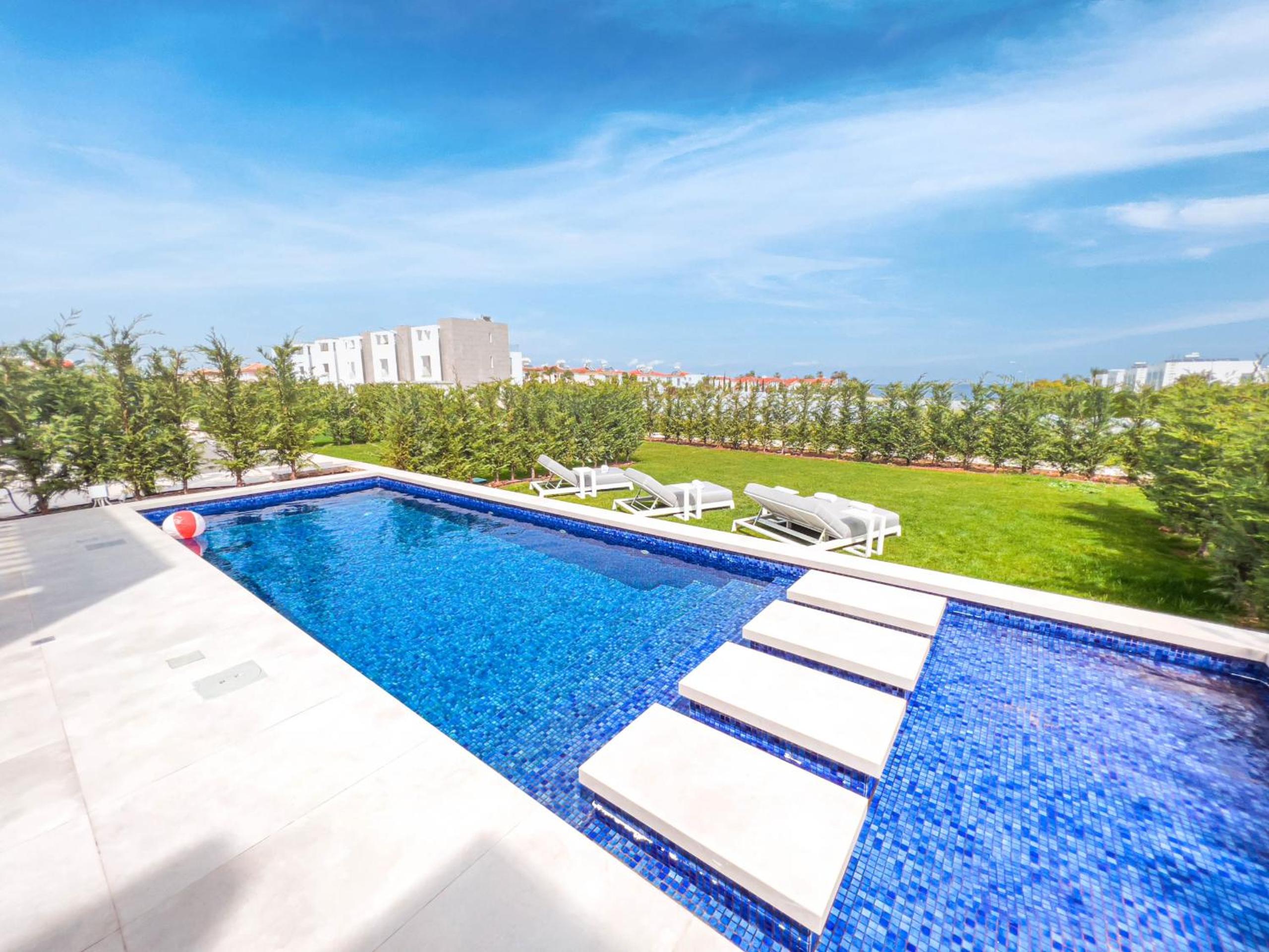 Azure Seaview - Jade Villa