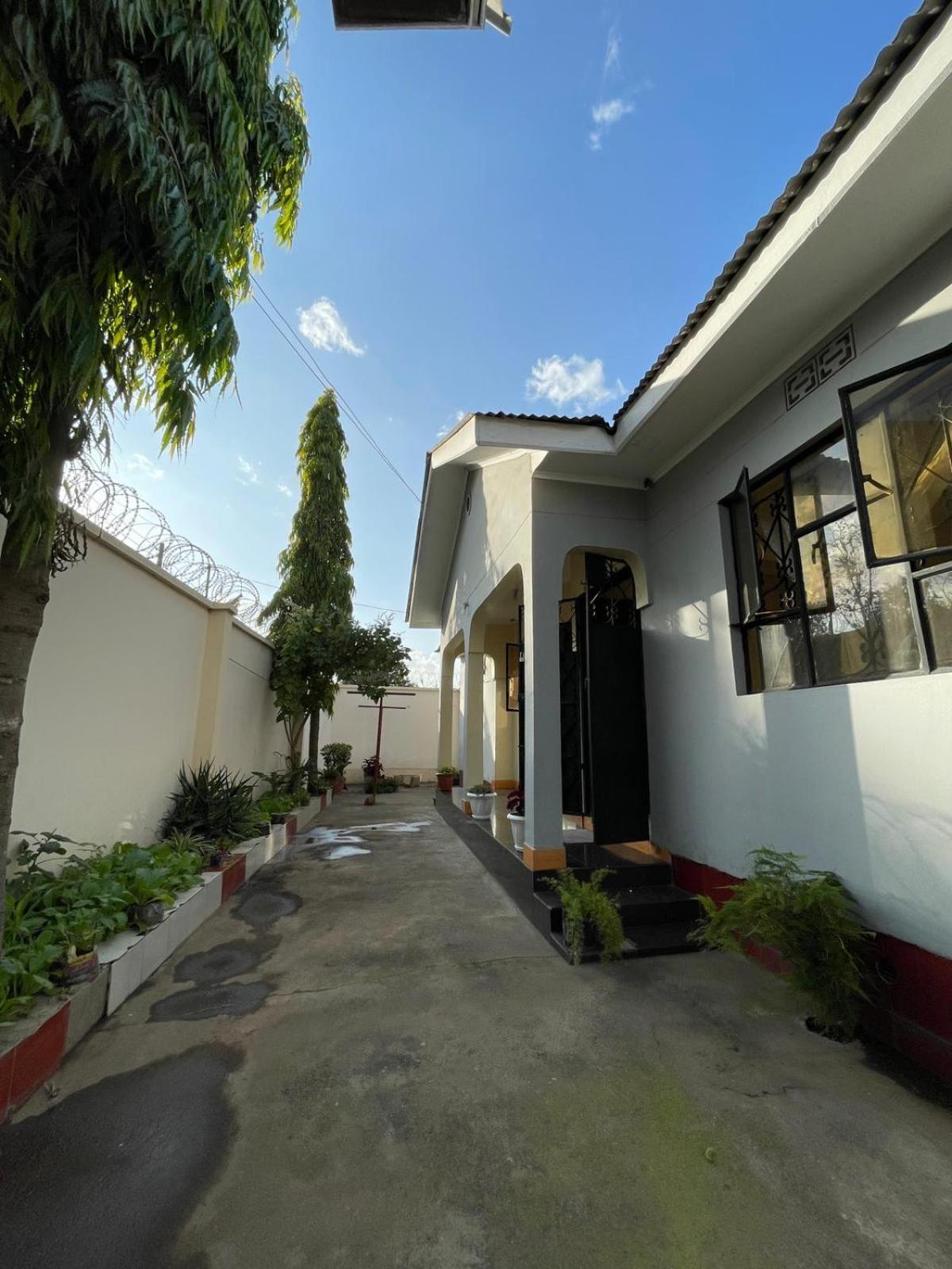 Wonders Hostel