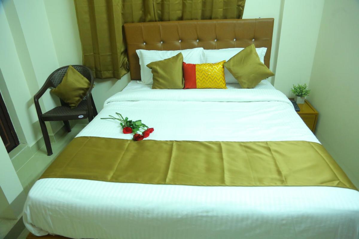 Hotel Golden Arrow view 2