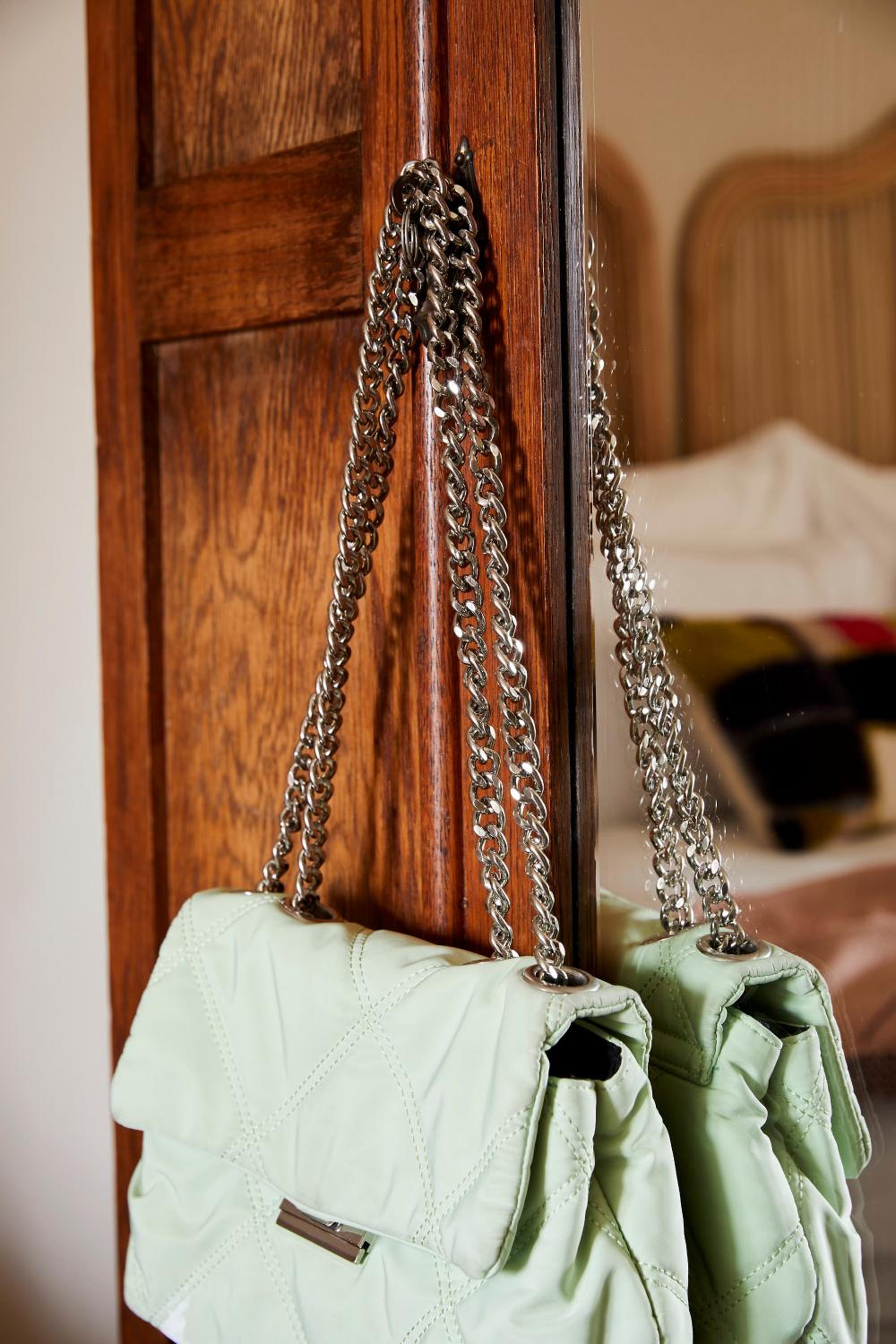 THE BIG - Luxury Backpackers
