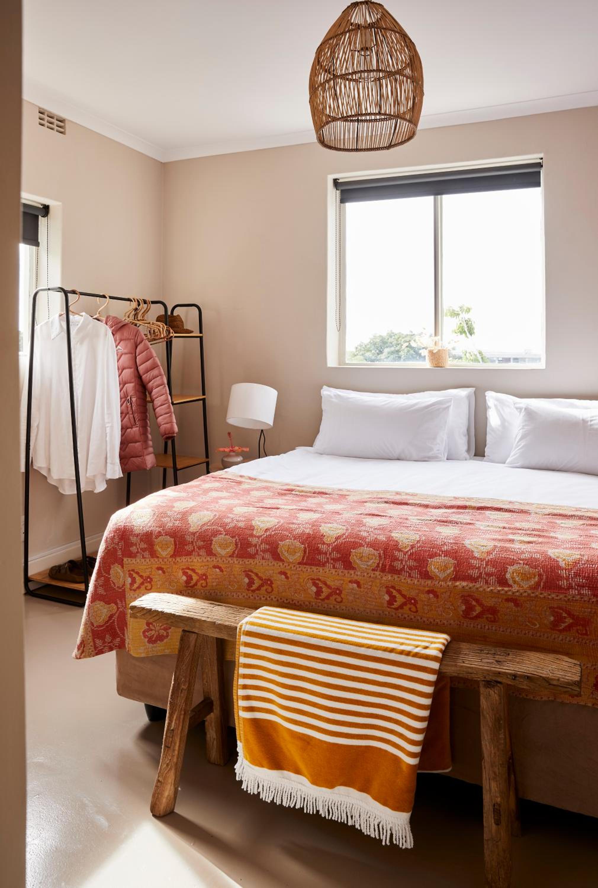 THE BIG - Luxury Backpackers