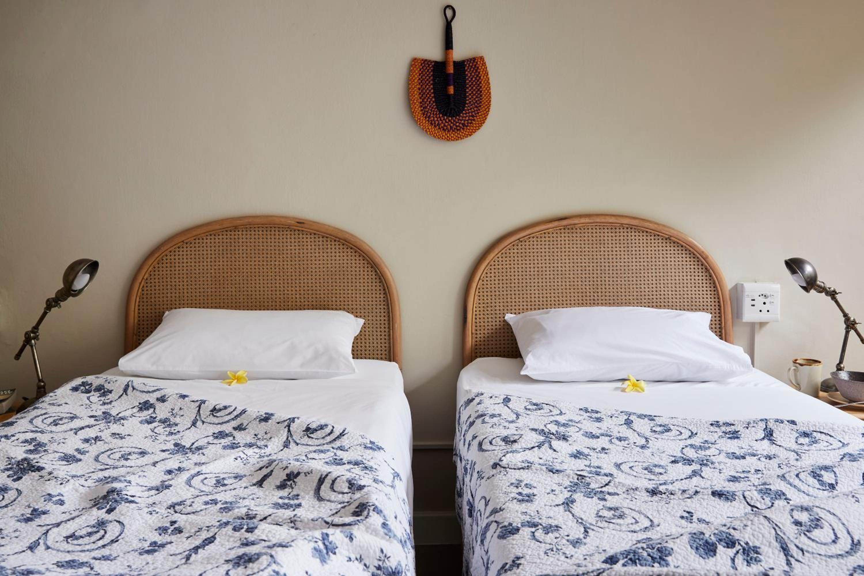 THE BIG - Luxury Backpackers
