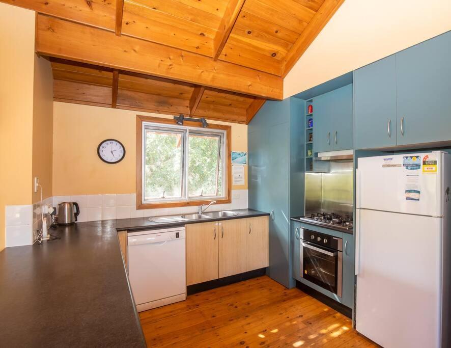Bethongabel + Huge Home + sleeps 9 + Central