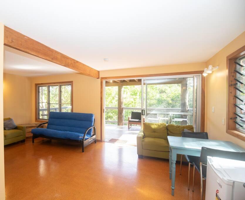 Bethongabel + Huge Home + sleeps 9 + Central