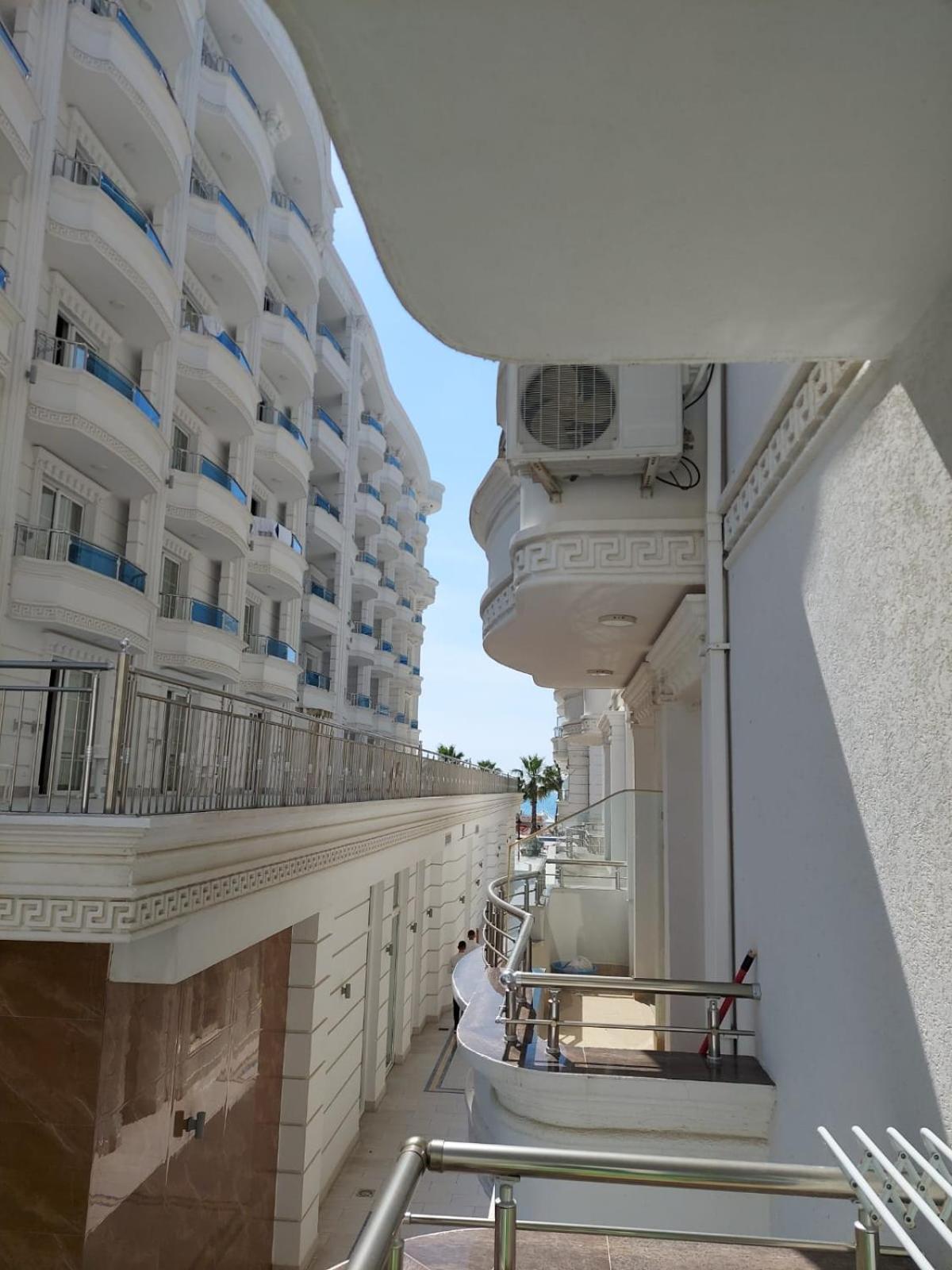 Armando Apartments