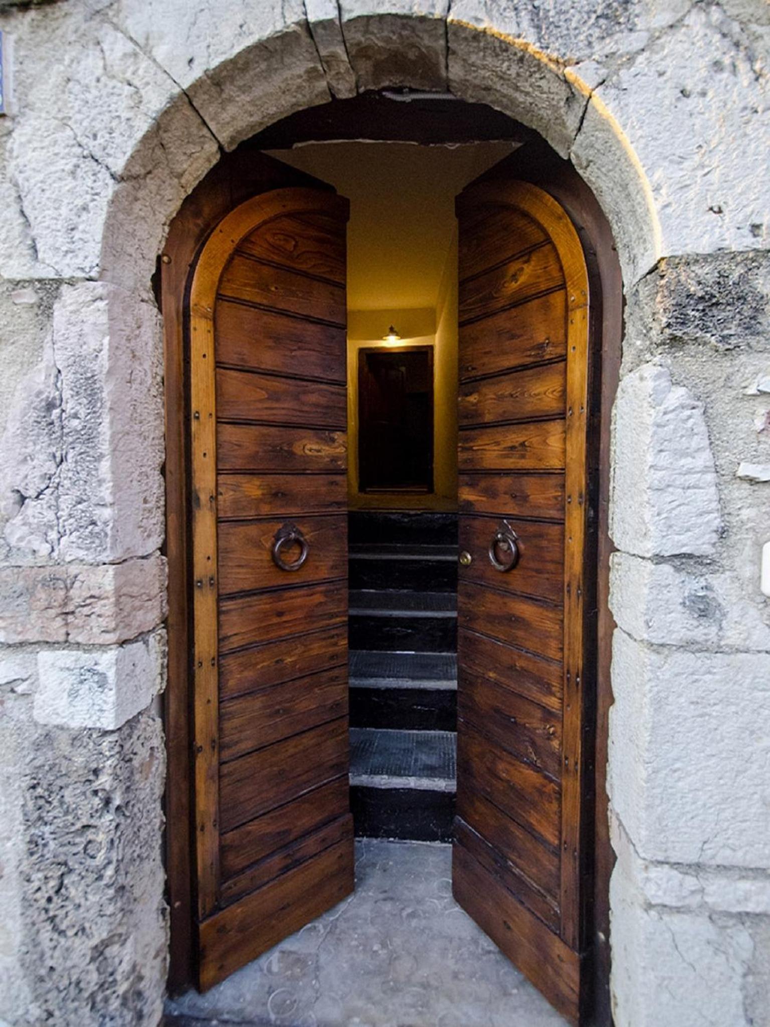 Casa Della Torre In Borgo Medievale