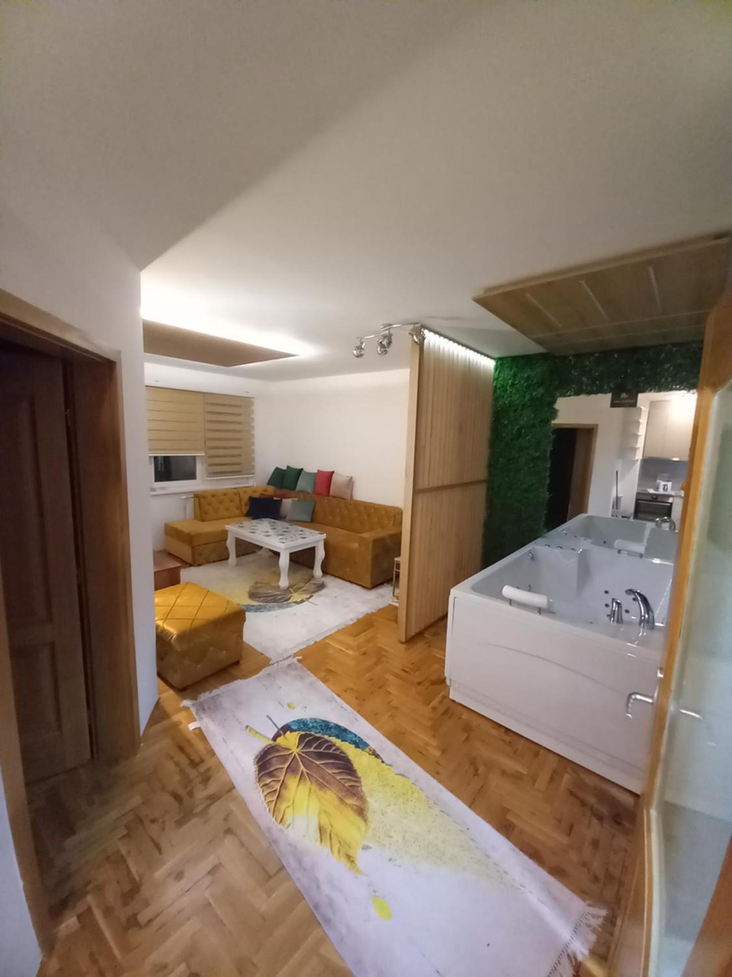 JACUZZI for RELAX - HOLLYWOOD Apartment, STUP, Sarajevo