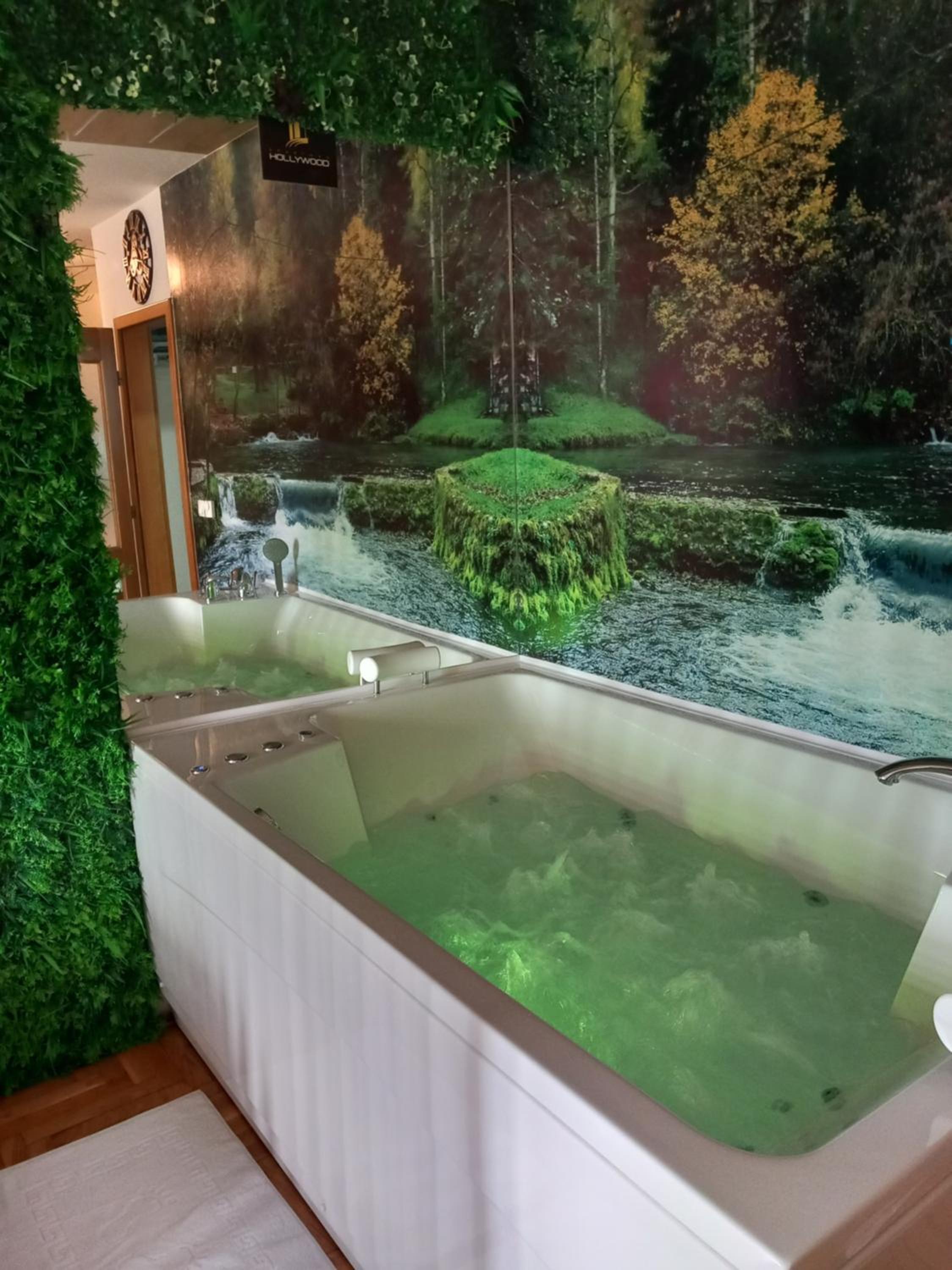 JACUZZI for RELAX - HOLLYWOOD Apartment, STUP, Sarajevo