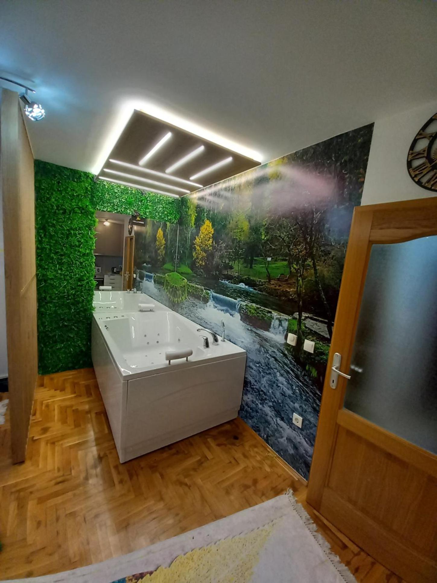 JACUZZI for RELAX - HOLLYWOOD Apartment, STUP, Sarajevo