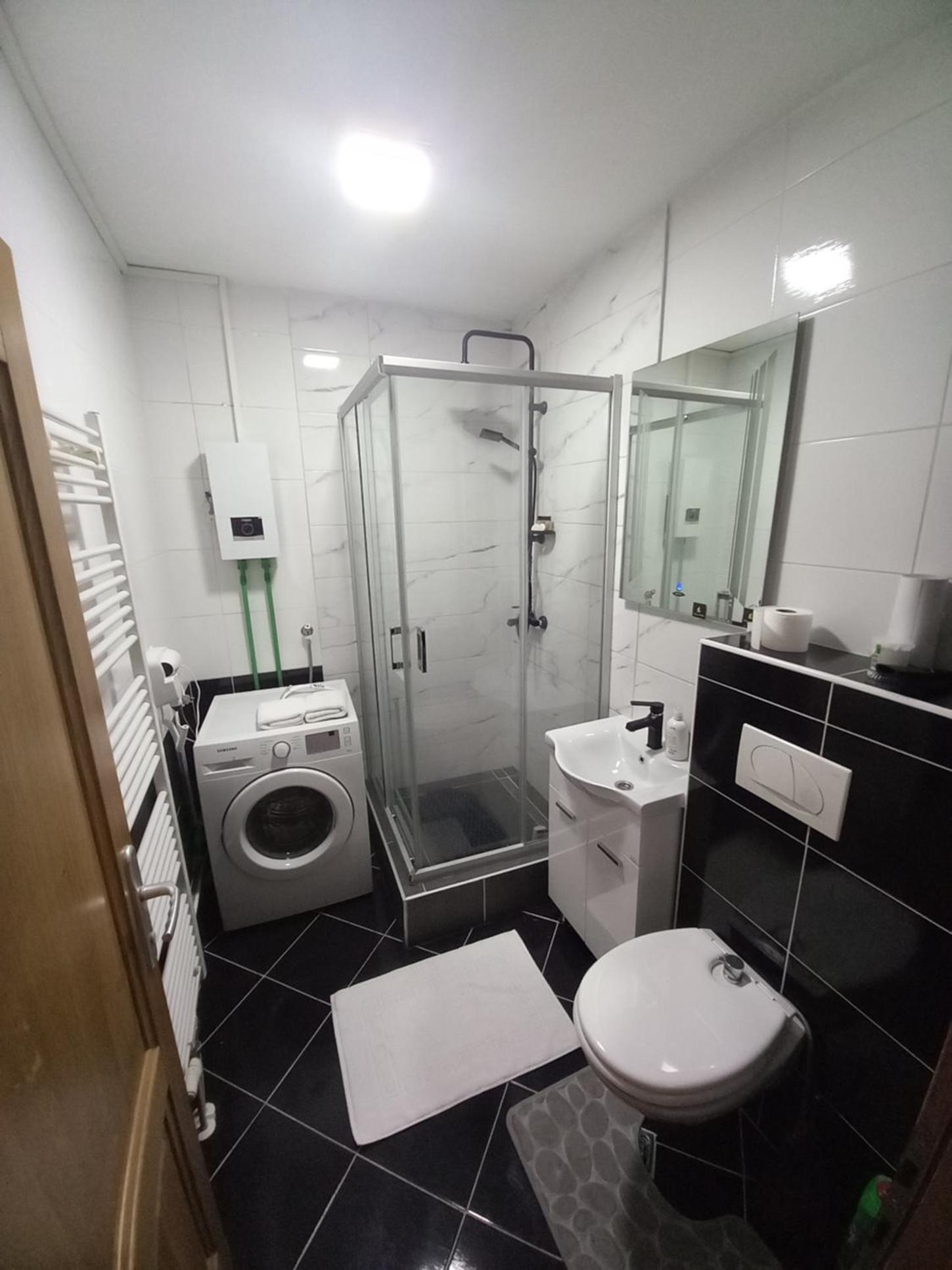 JACUZZI for RELAX - HOLLYWOOD Apartment, STUP, Sarajevo