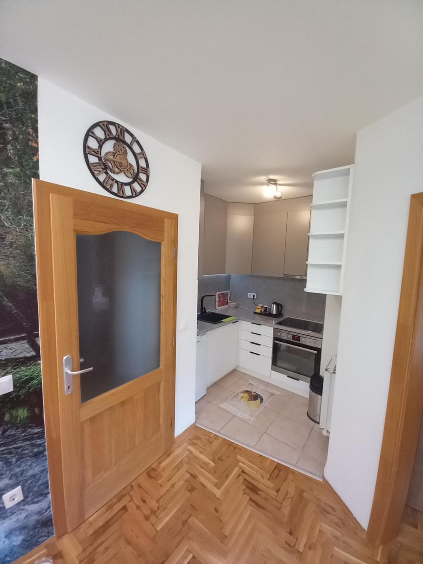 JACUZZI for RELAX - HOLLYWOOD Apartment, STUP, Sarajevo