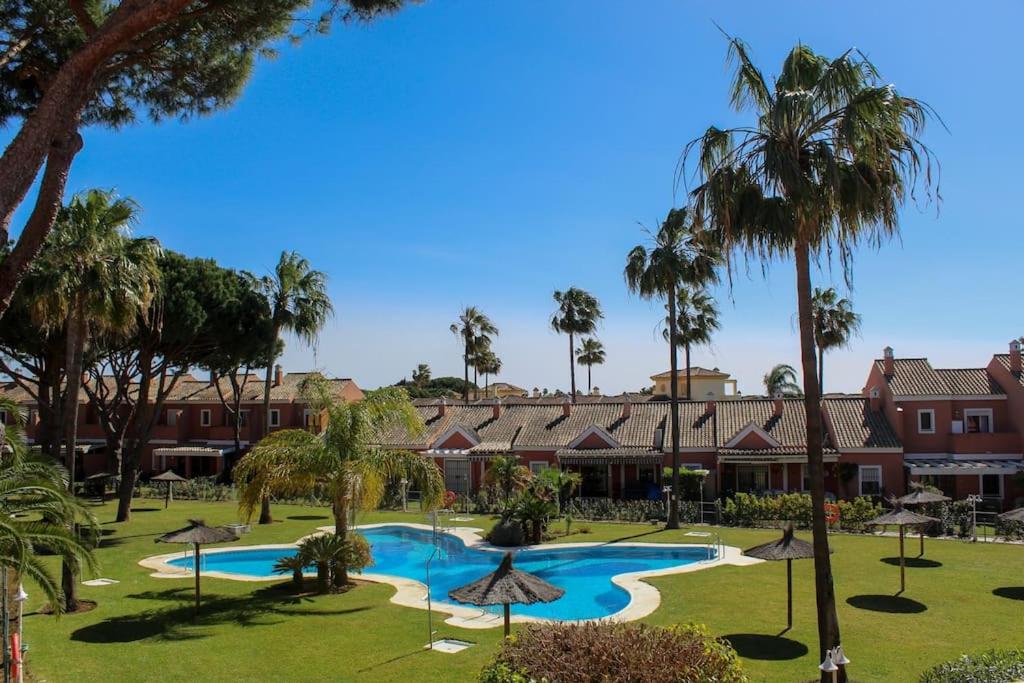 Hotel Novo Sancti Petri, con piscina todo el año, La Mariposa by Chiclana Dreams - Image 1