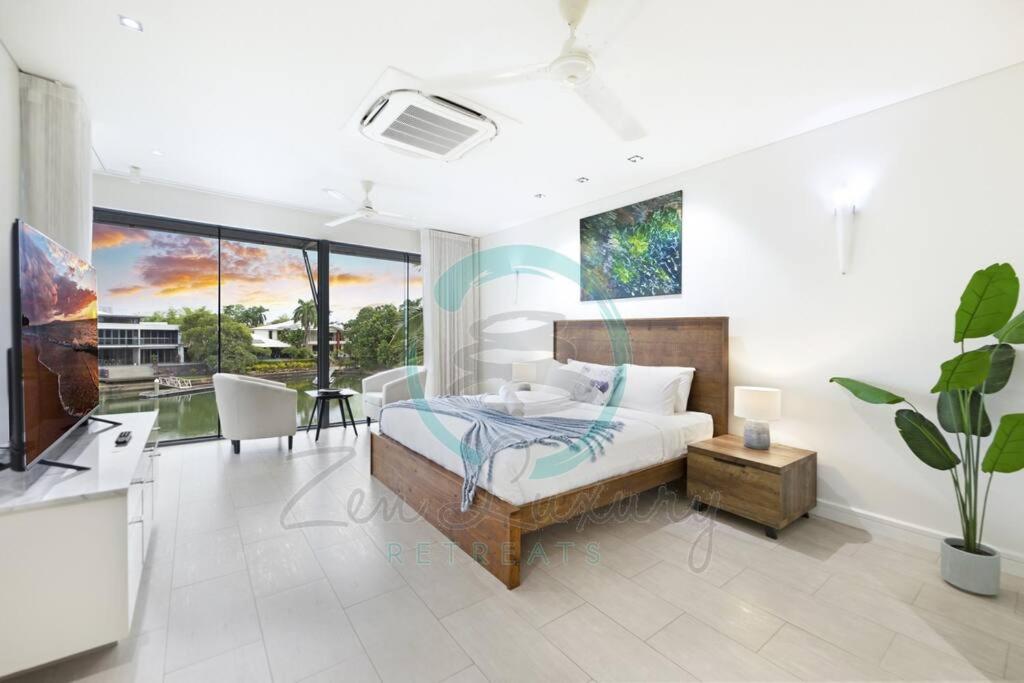 ZenLux: 4BR Bayview Mansion Infinity Pool + Cinema