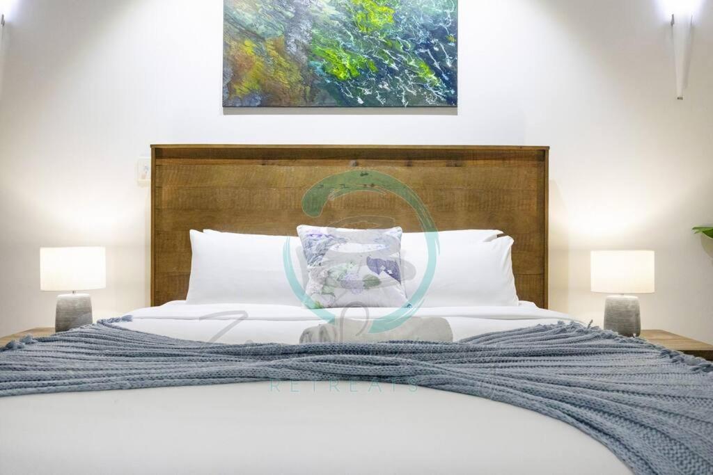 ZenLux: 4BR Bayview Mansion Infinity Pool + Cinema