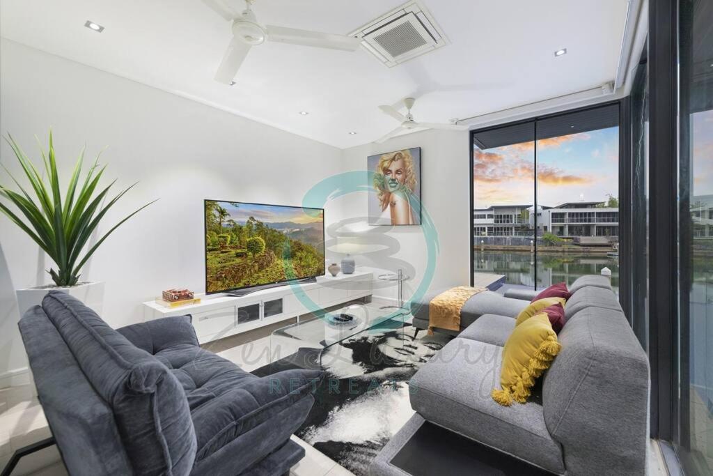 ZenLux: 4BR Bayview Mansion Infinity Pool + Cinema