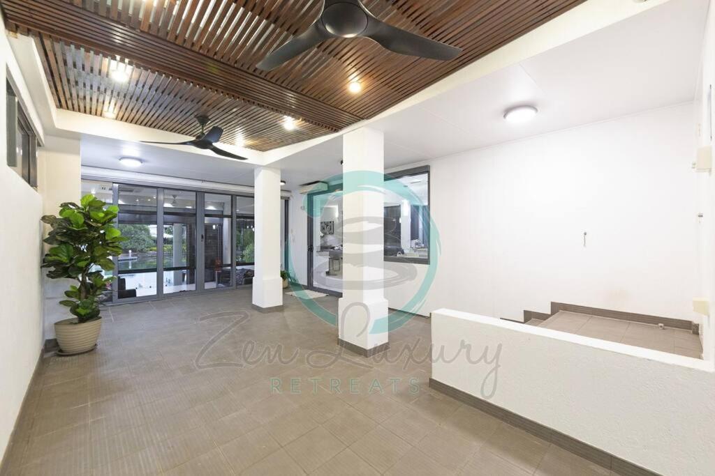 ZenLux: 4BR Bayview Mansion Infinity Pool + Cinema