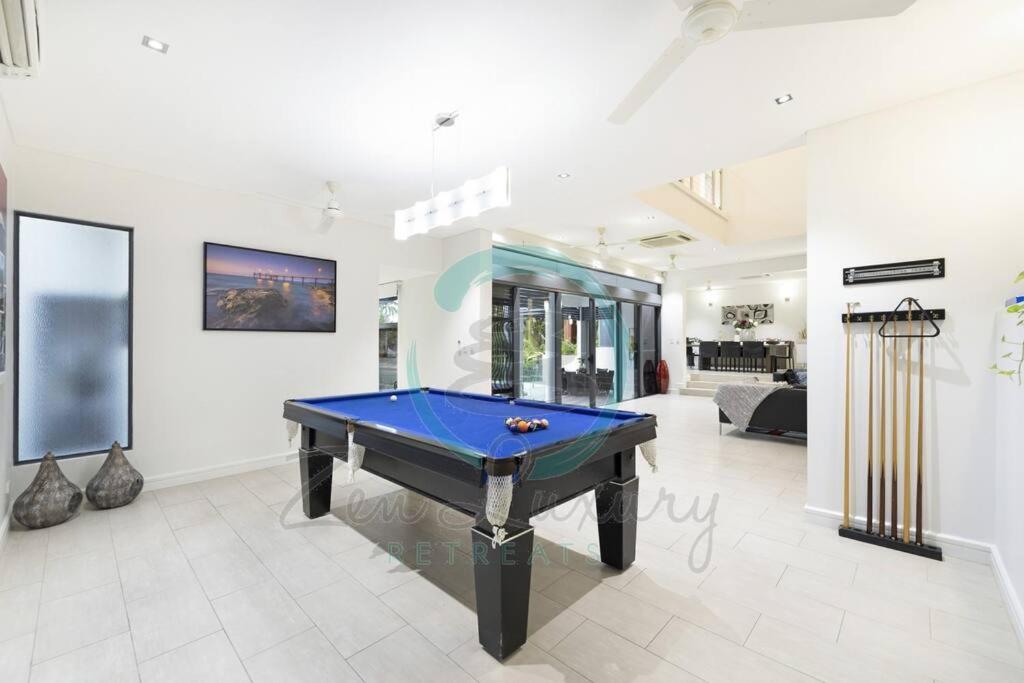 ZenLux: 4BR Bayview Mansion Infinity Pool + Cinema