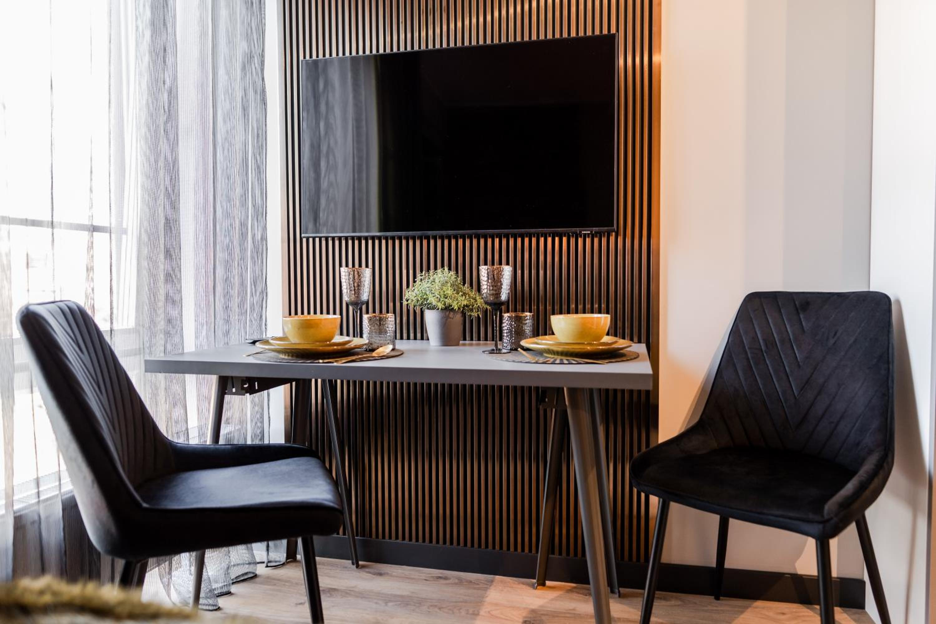 Dreamstay Avangard - shared Roof Terrace, High speed Wifi 200 Mbps & Gym view 3