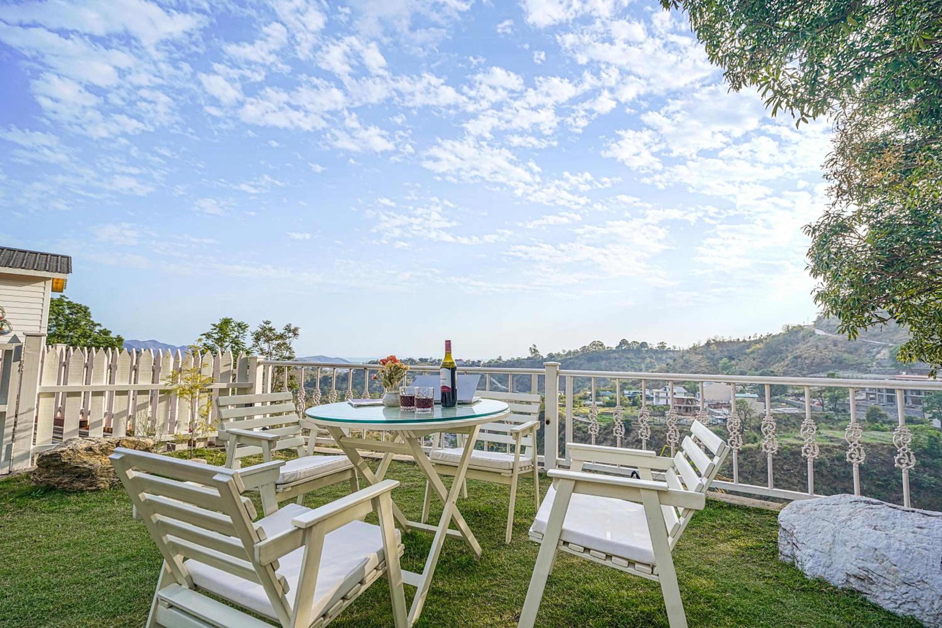 SaffronStays Woodpeckers Perch Villa, Dehradun