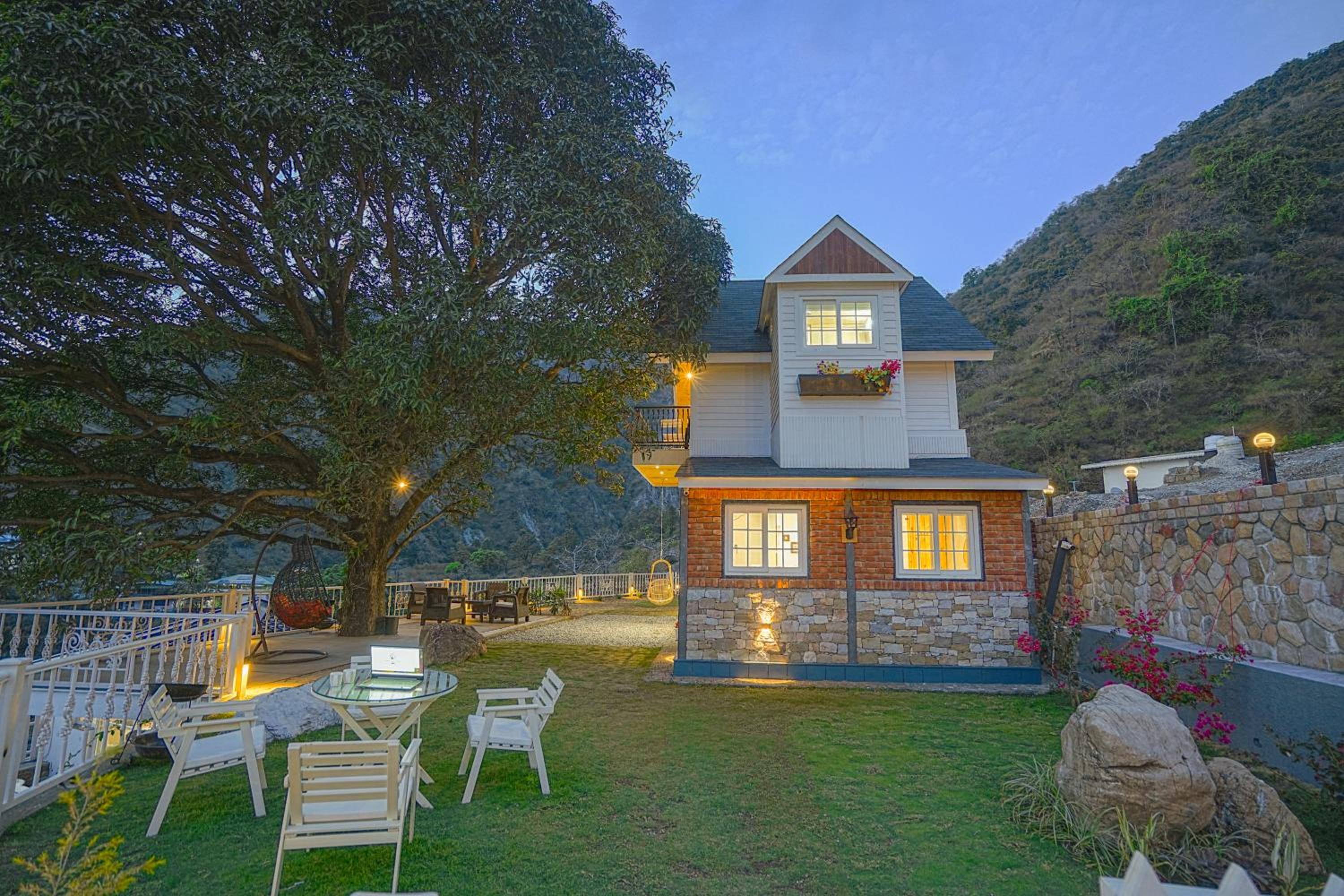 SaffronStays Woodpeckers Perch Villa, Dehradun