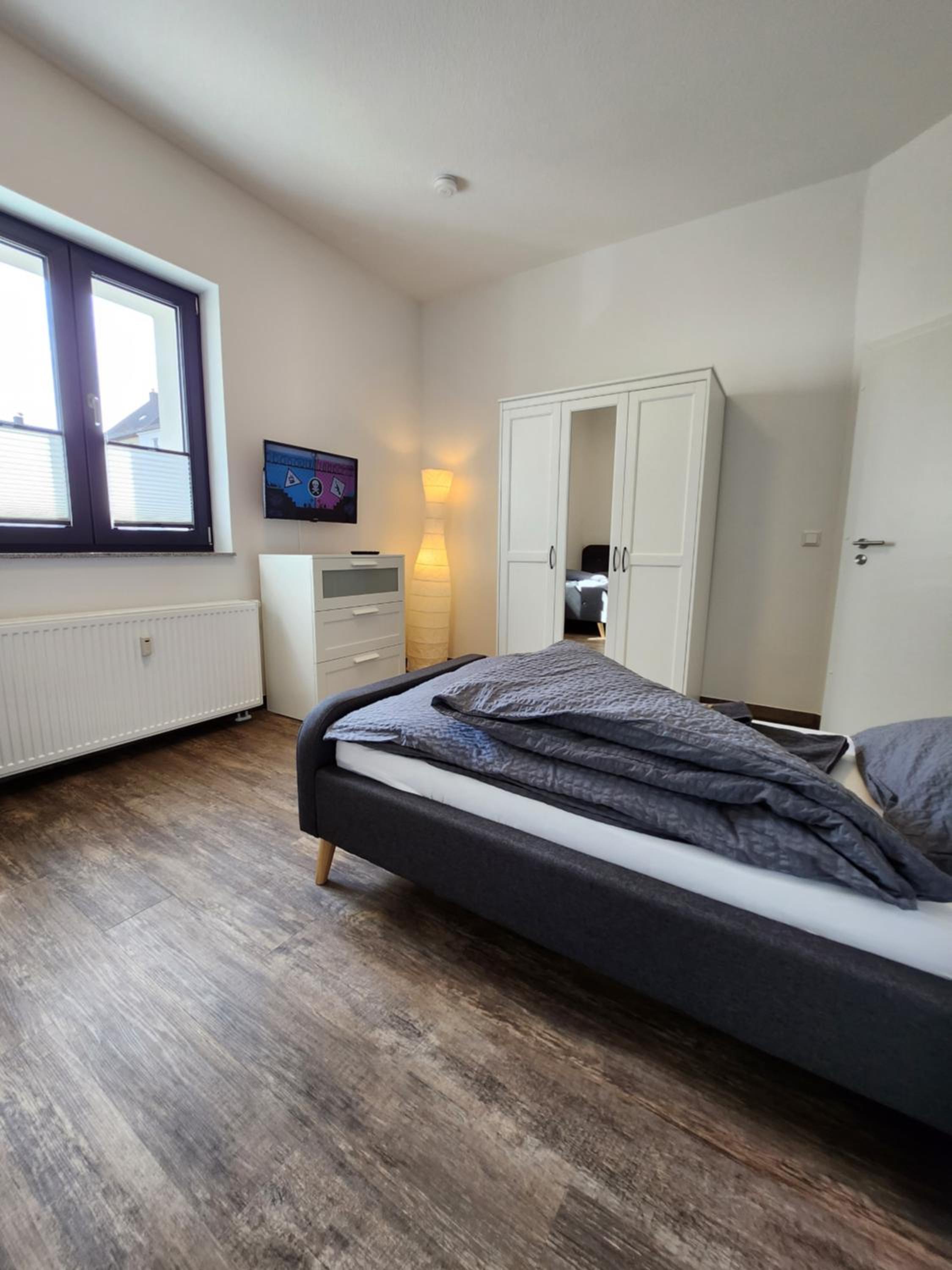 BIELEFELD CITY APARTMENTS - komfortable Einzelzimmer und Doppelzimmer - moderne Badezimmer, schnelles WLAN, Self-Check-In