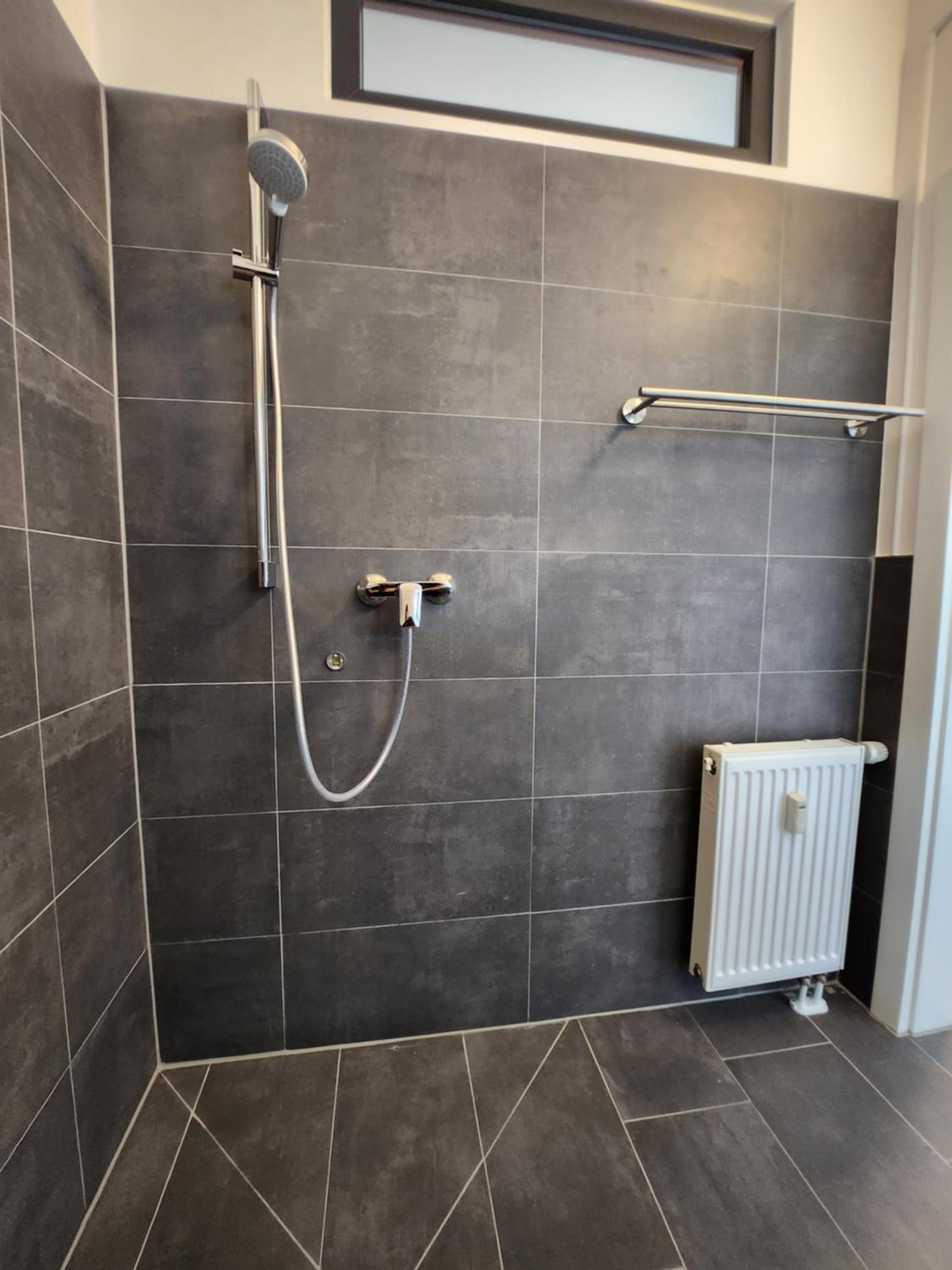 BIELEFELD CITY APARTMENTS - komfortable Einzelzimmer und Doppelzimmer - moderne Badezimmer, schnelles WLAN, Self-Check-In