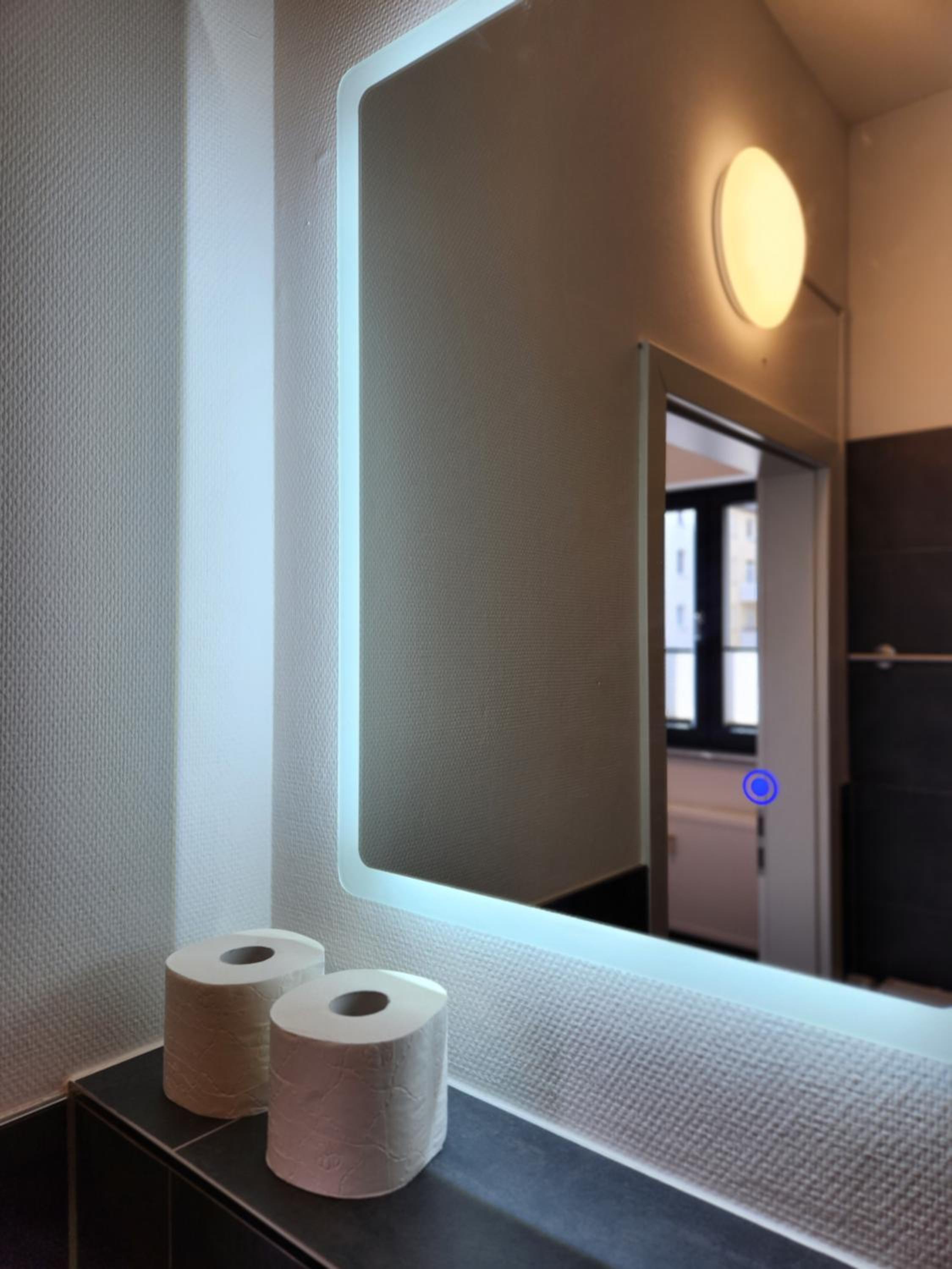 BIELEFELD CITY APARTMENTS - komfortable Einzelzimmer und Doppelzimmer - moderne Badezimmer, schnelles WLAN, Self-Check-In