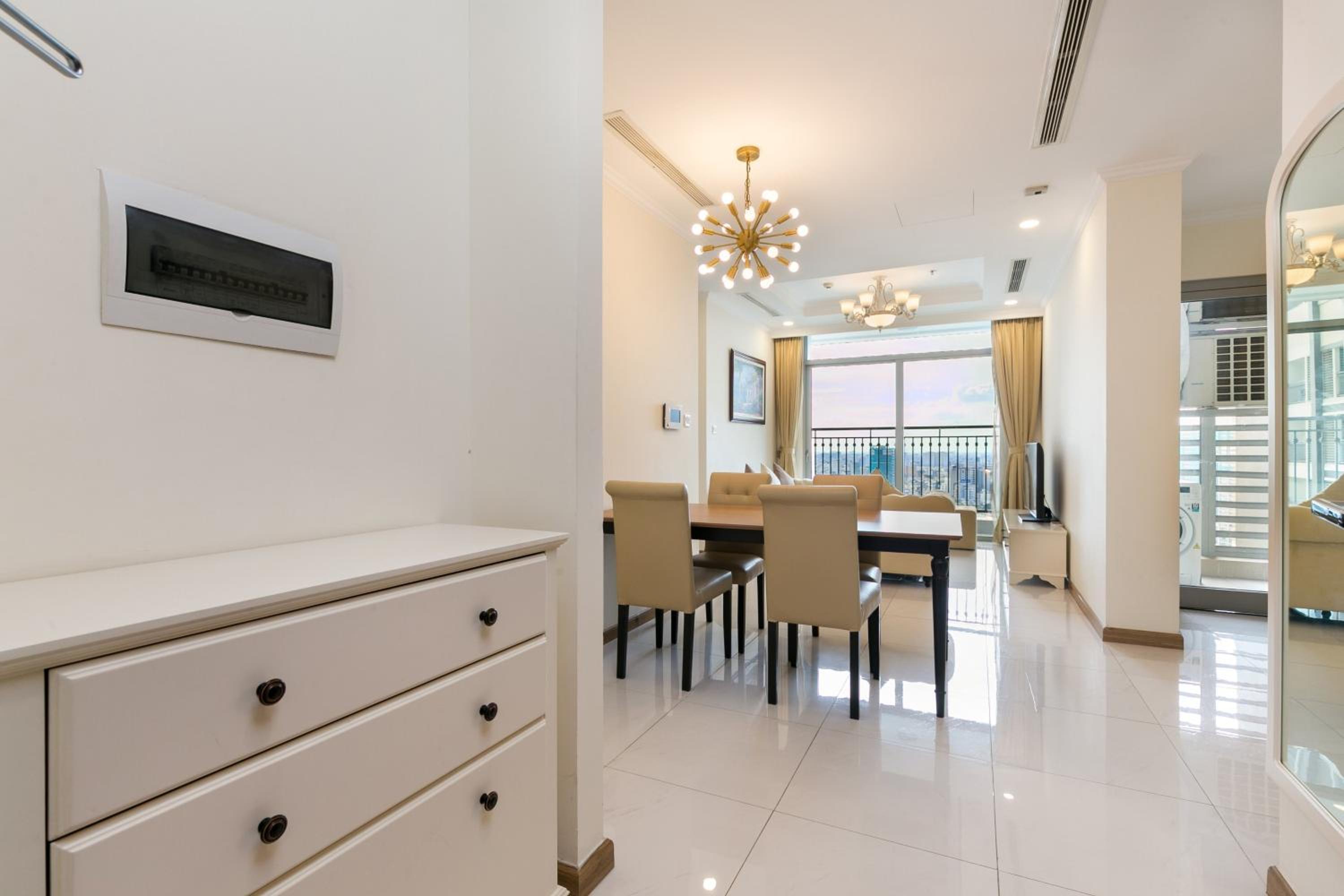 Elvita Landmark Luxury Residence