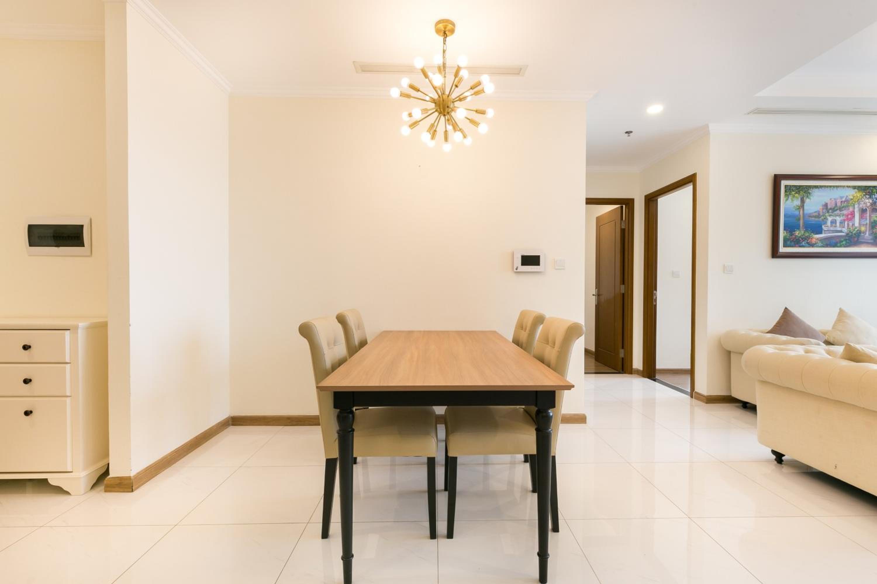 Elvita Landmark Luxury Residence