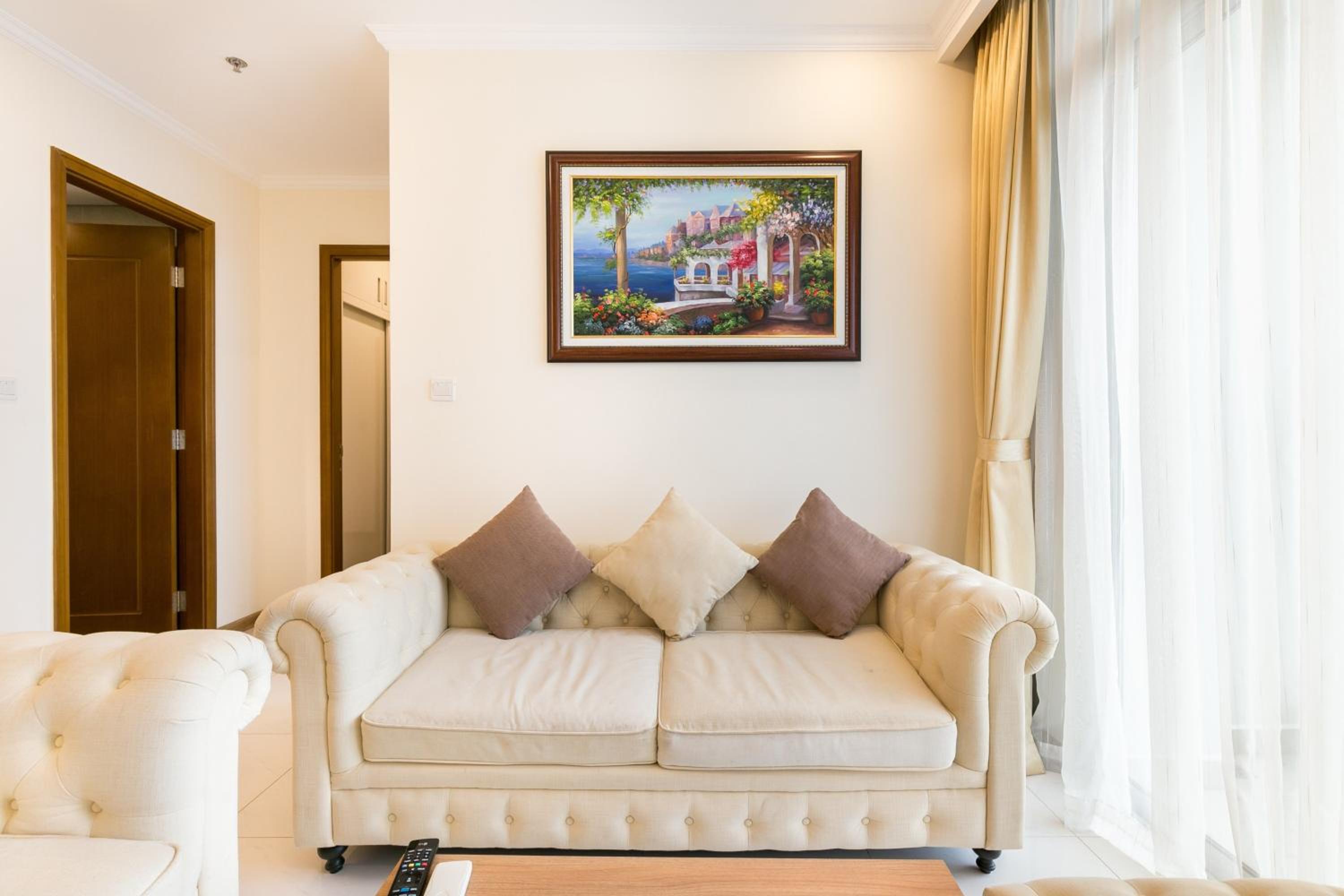 Elvita Landmark Luxury Residence