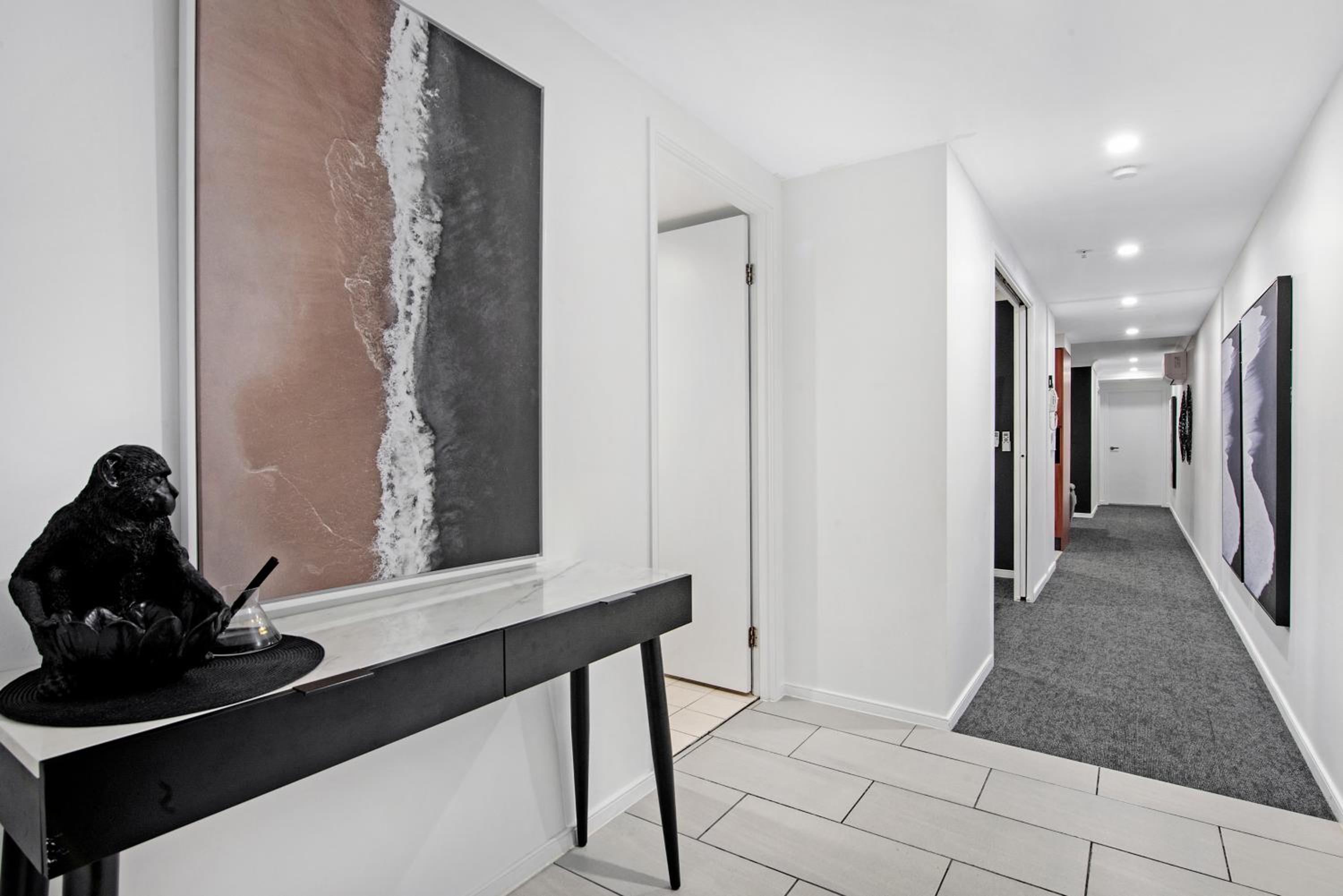 Chevron Renaissance Apartments - Hosted by Wow Stay