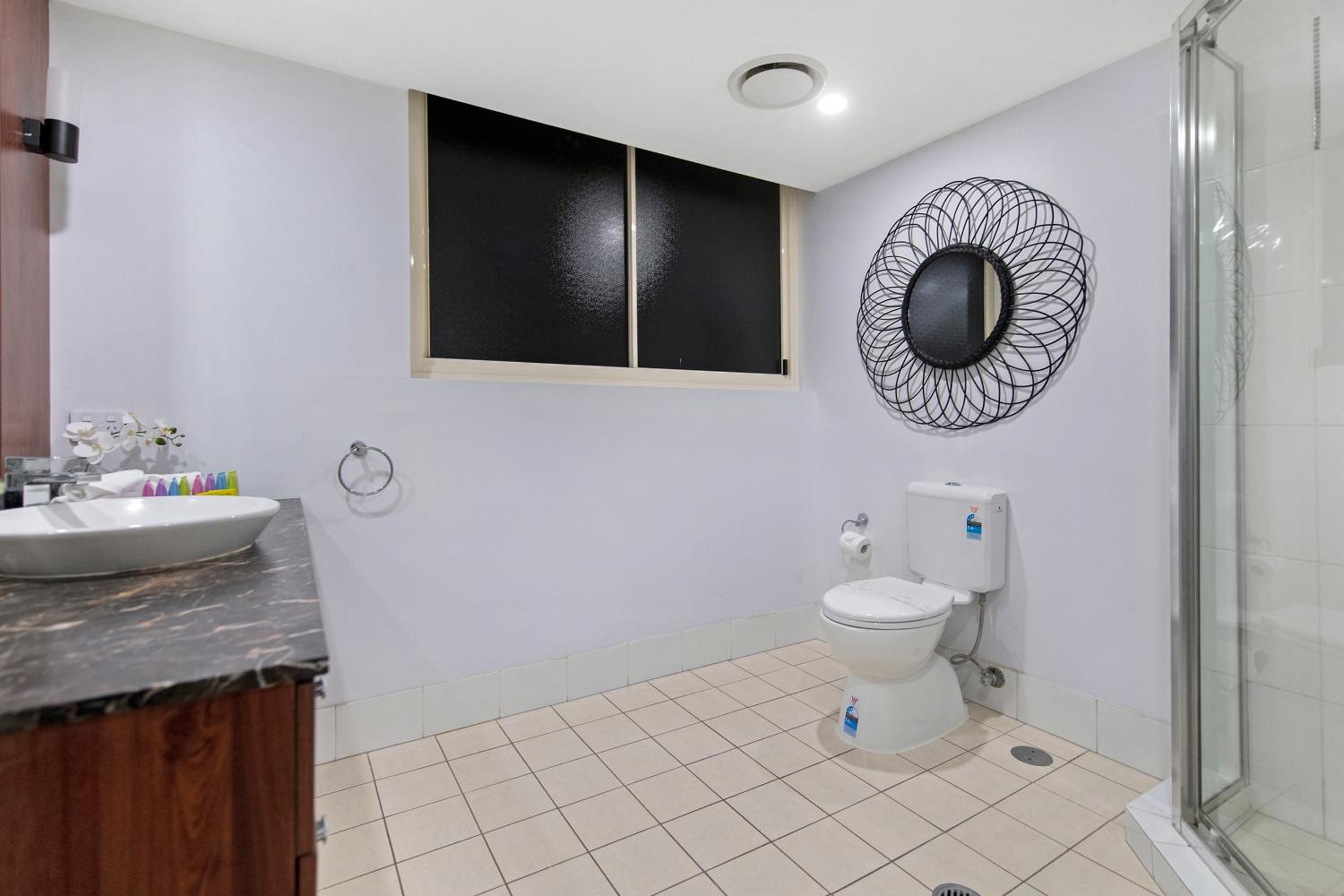 Chevron Renaissance Apartments - Hosted by Wow Stay
