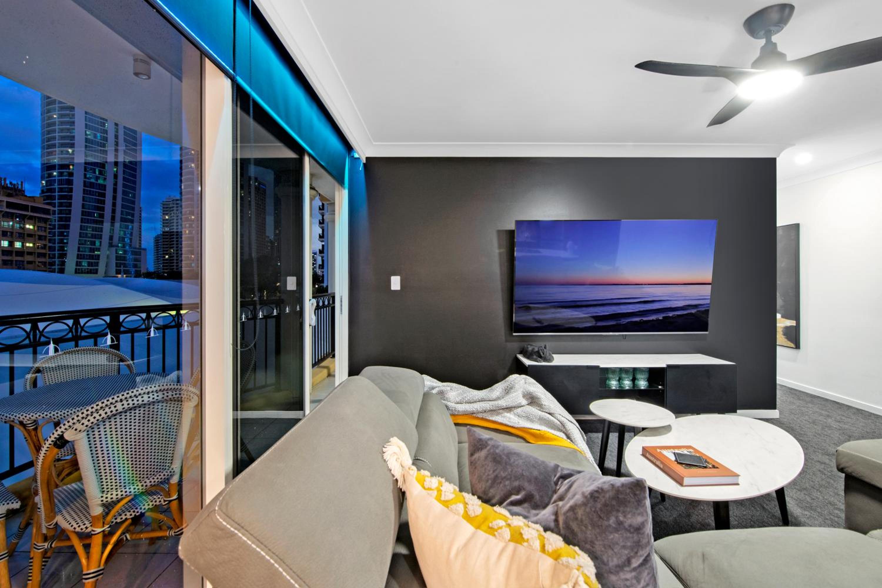 Chevron Renaissance Apartments - Hosted by Wow Stay