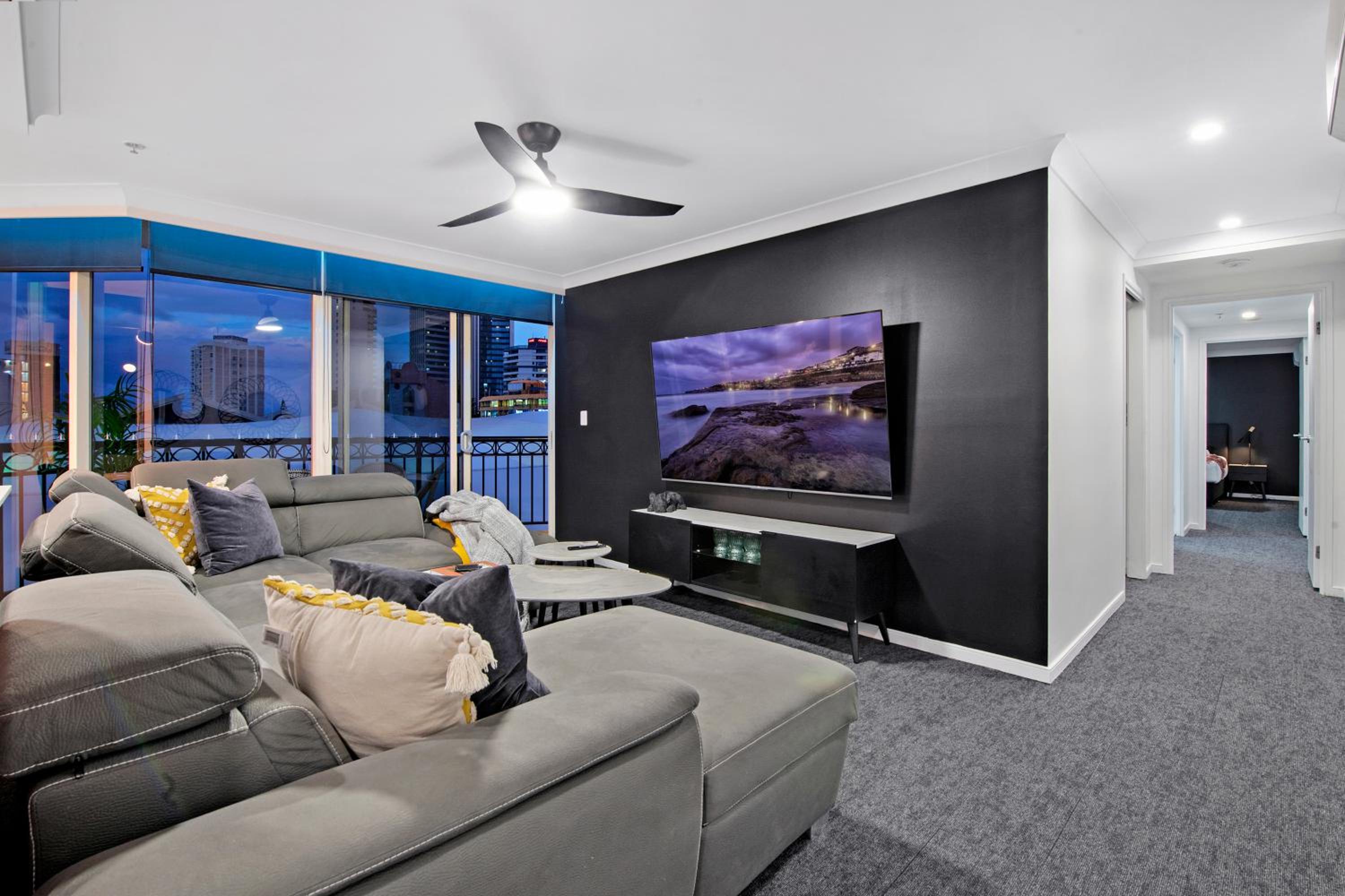 Chevron Renaissance Apartments - Hosted by Wow Stay