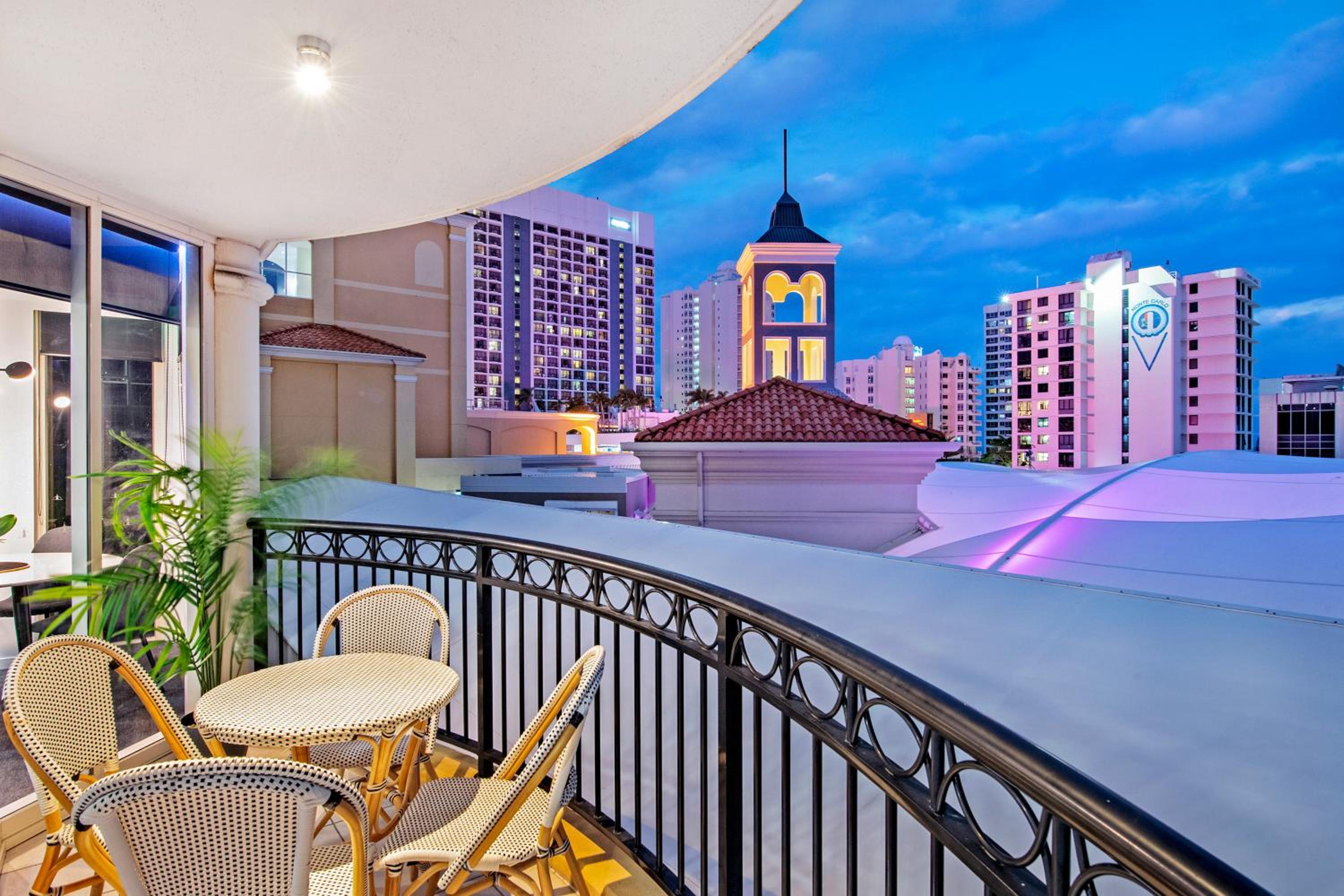 Chevron Renaissance Apartments - Hosted by Wow Stay