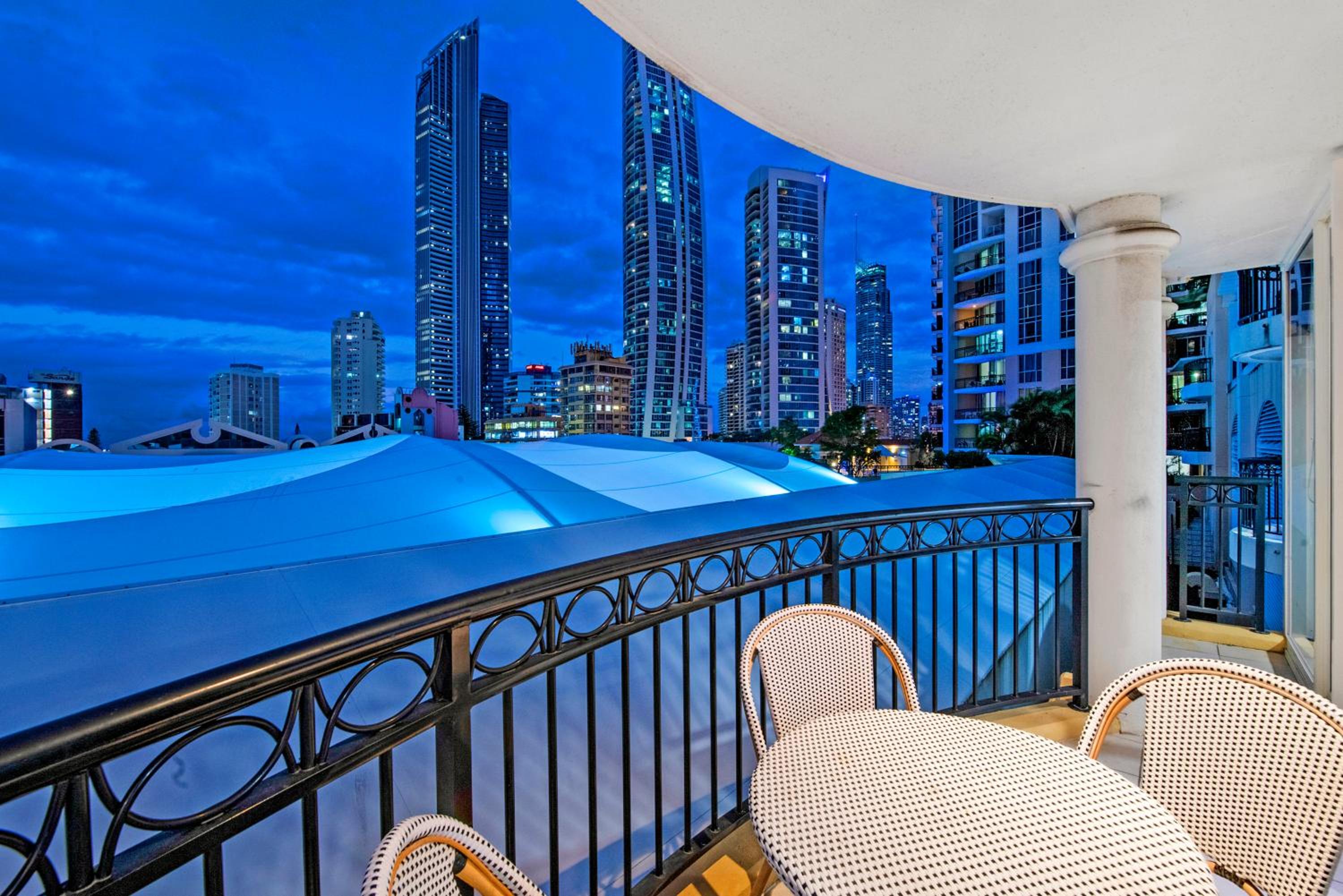 Chevron Renaissance Apartments - Hosted by Wow Stay