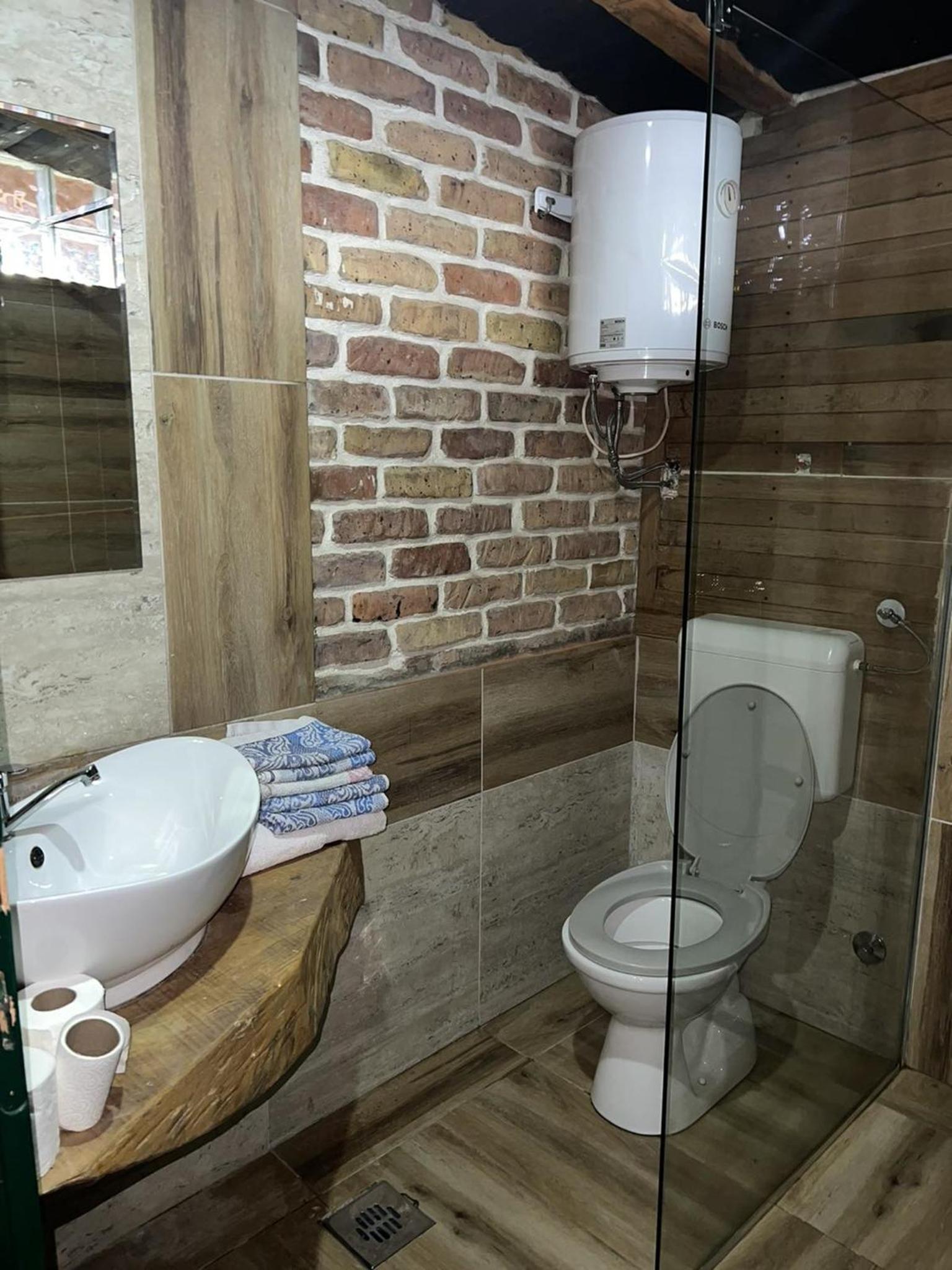 Chalet Etno Oaza near Airport