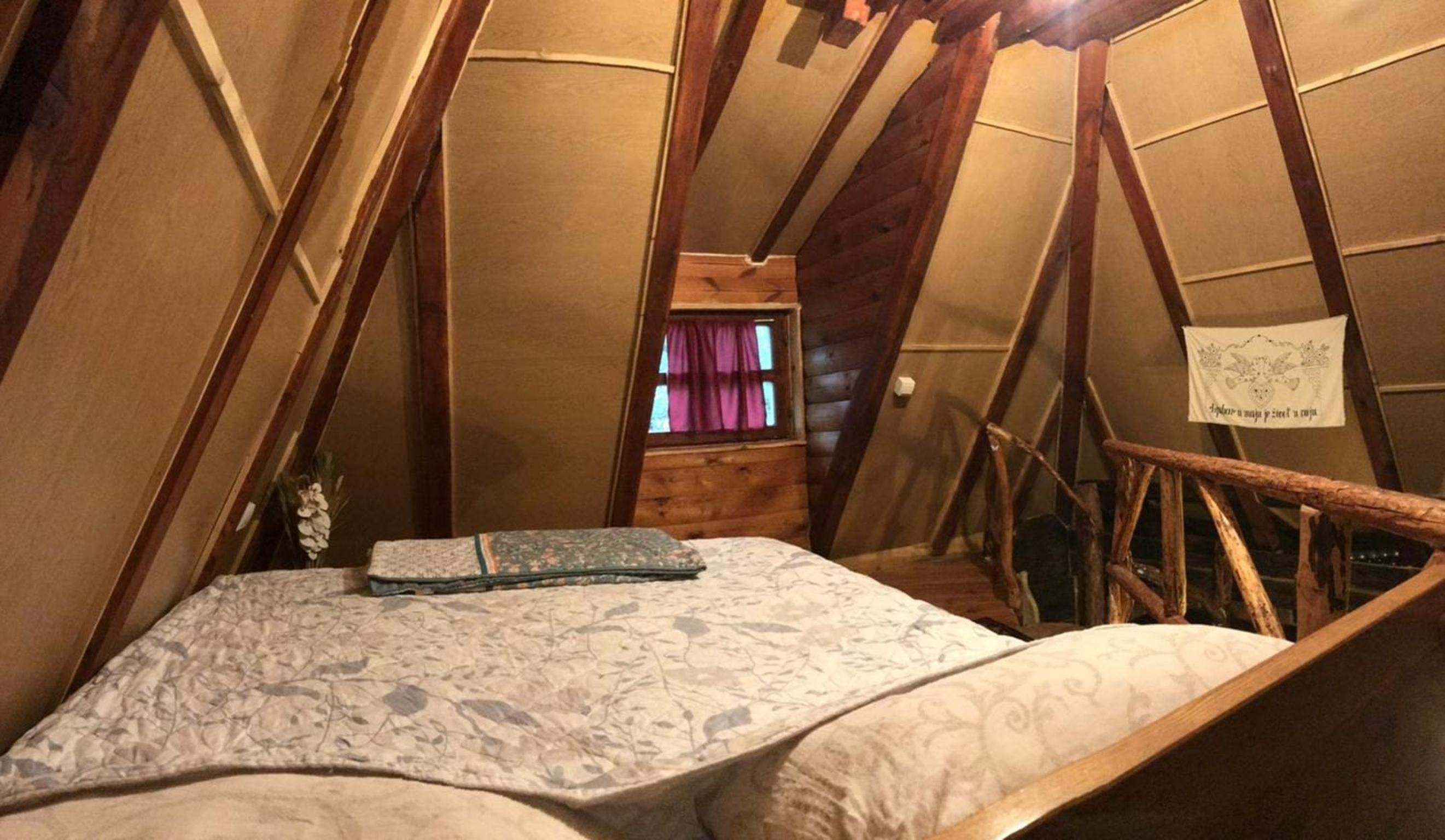 Chalet Etno Oaza near Airport